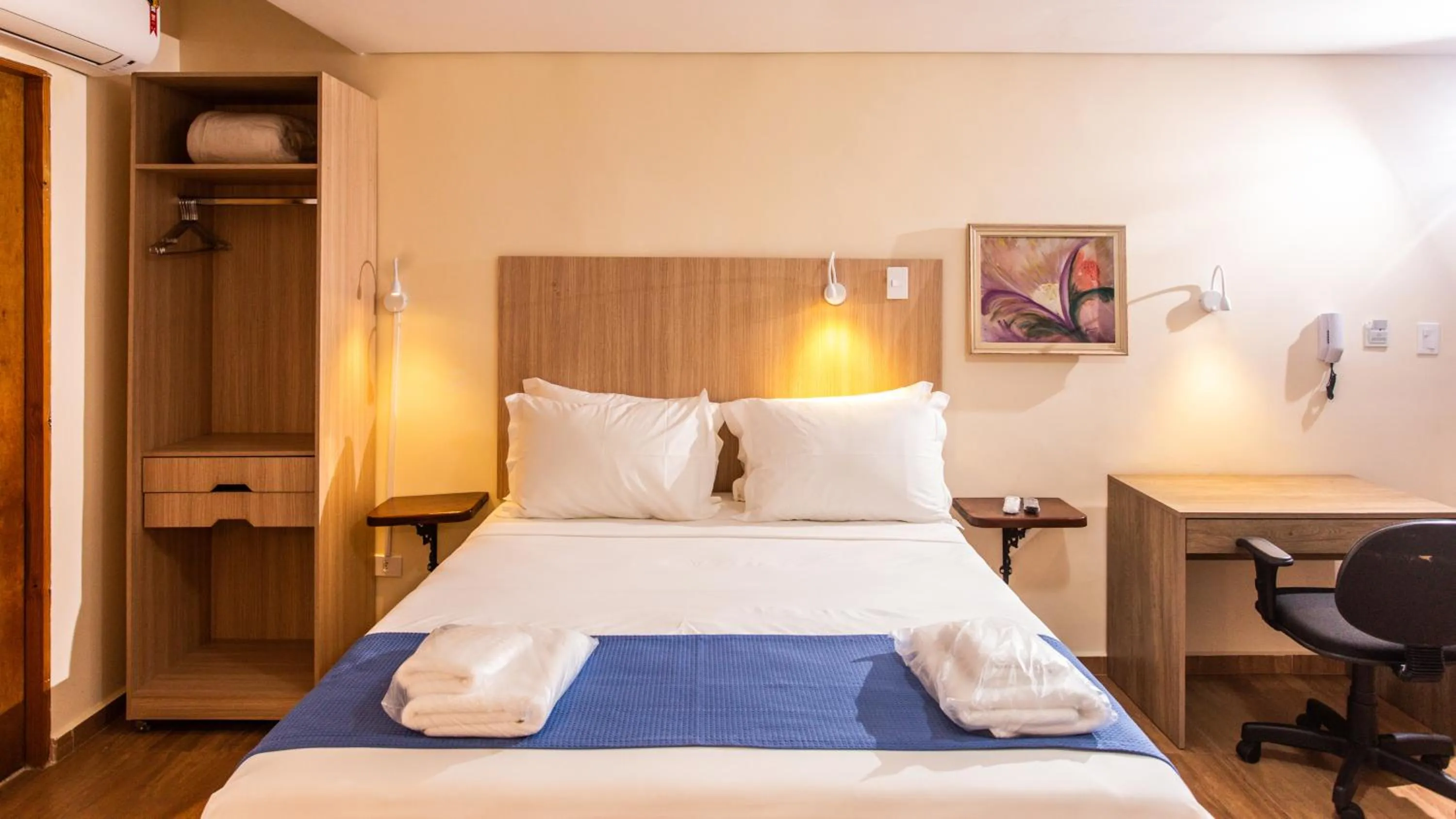 Bed in Hotel Chalet Monet - Granja Vianna