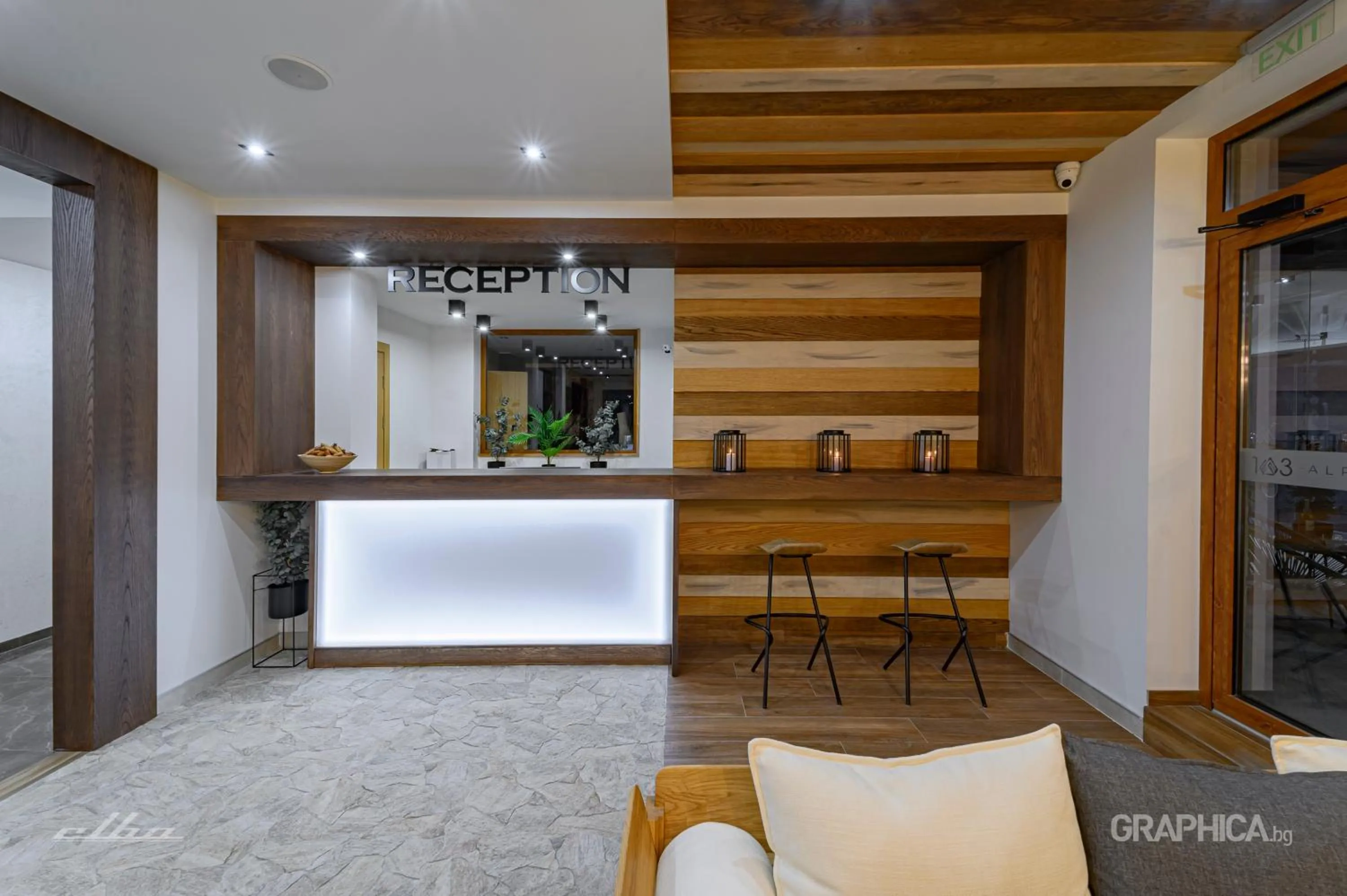 Lobby or reception in 103 Alpine Hotel