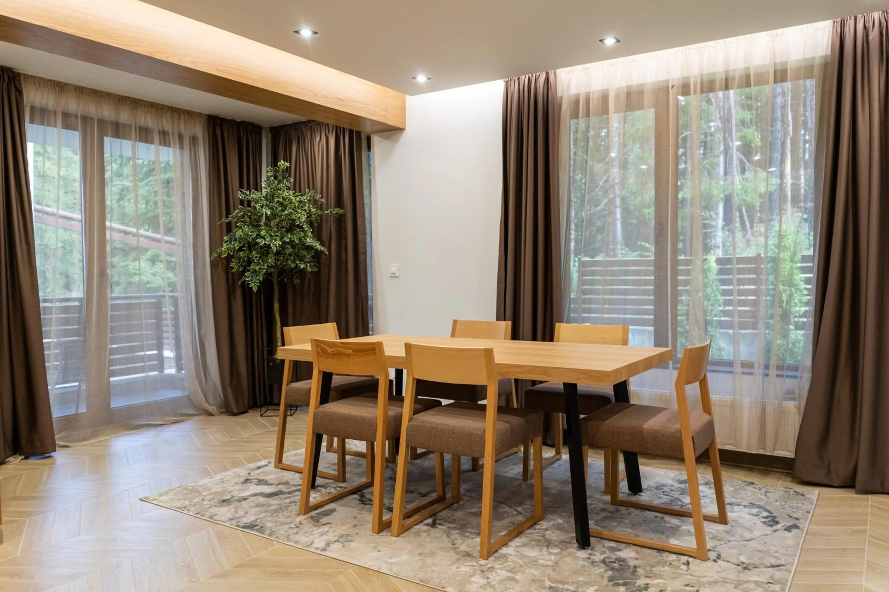 Seating area in 103 Alpine Hotel