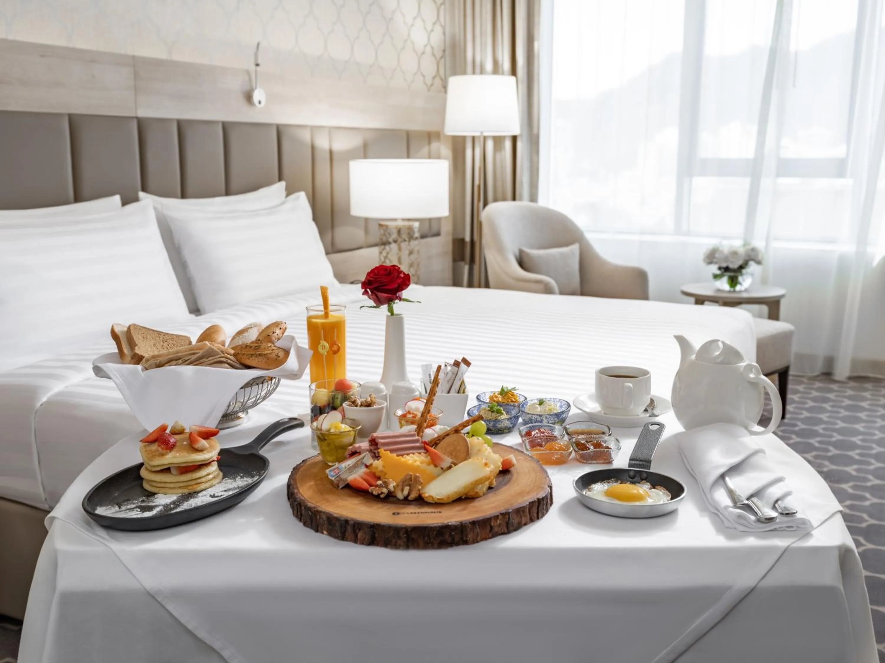 Food and drinks, Bed in Wirgan Hotel Al Azizyah