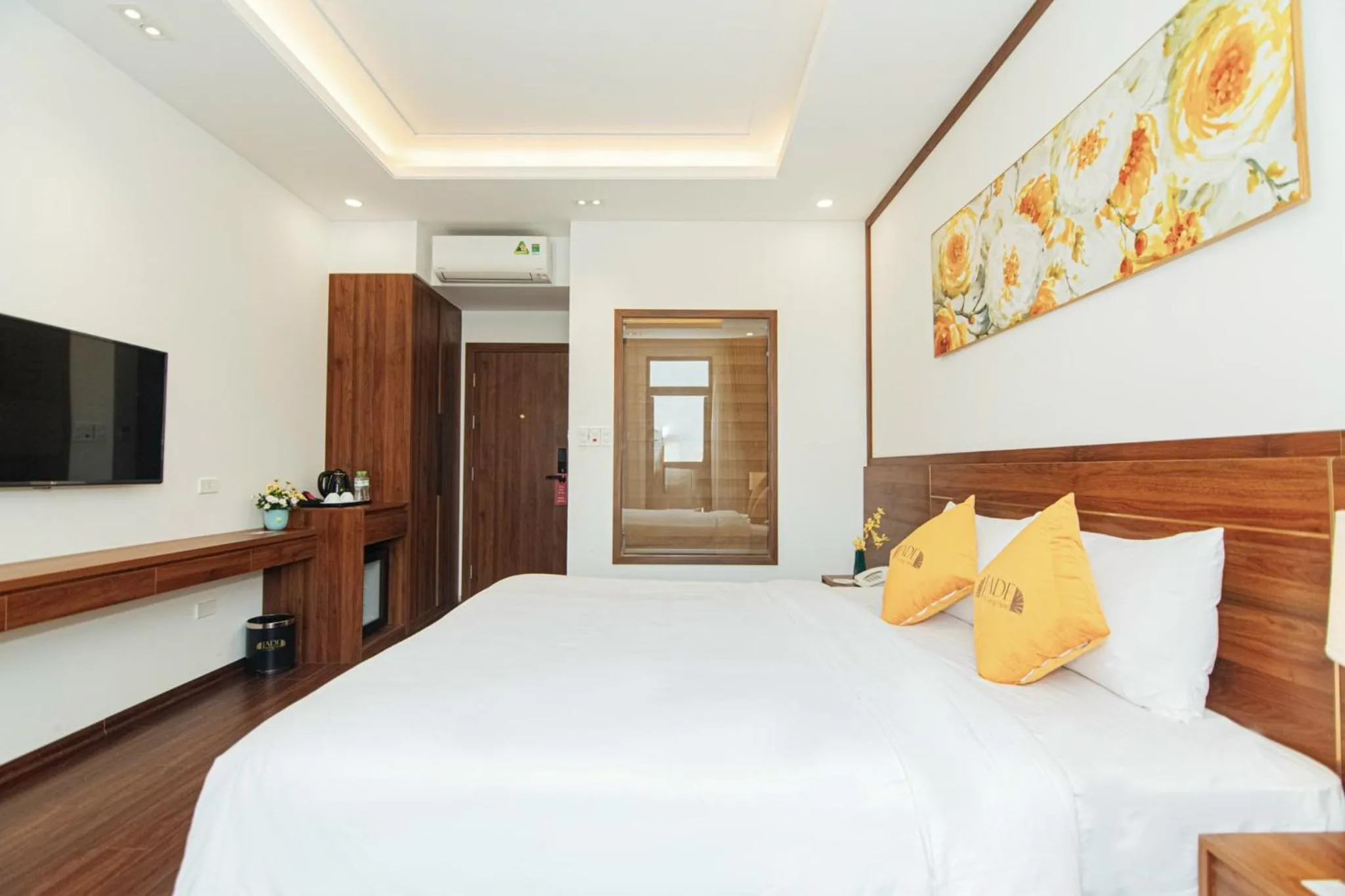 Bed in Jade Ha Long Hotel