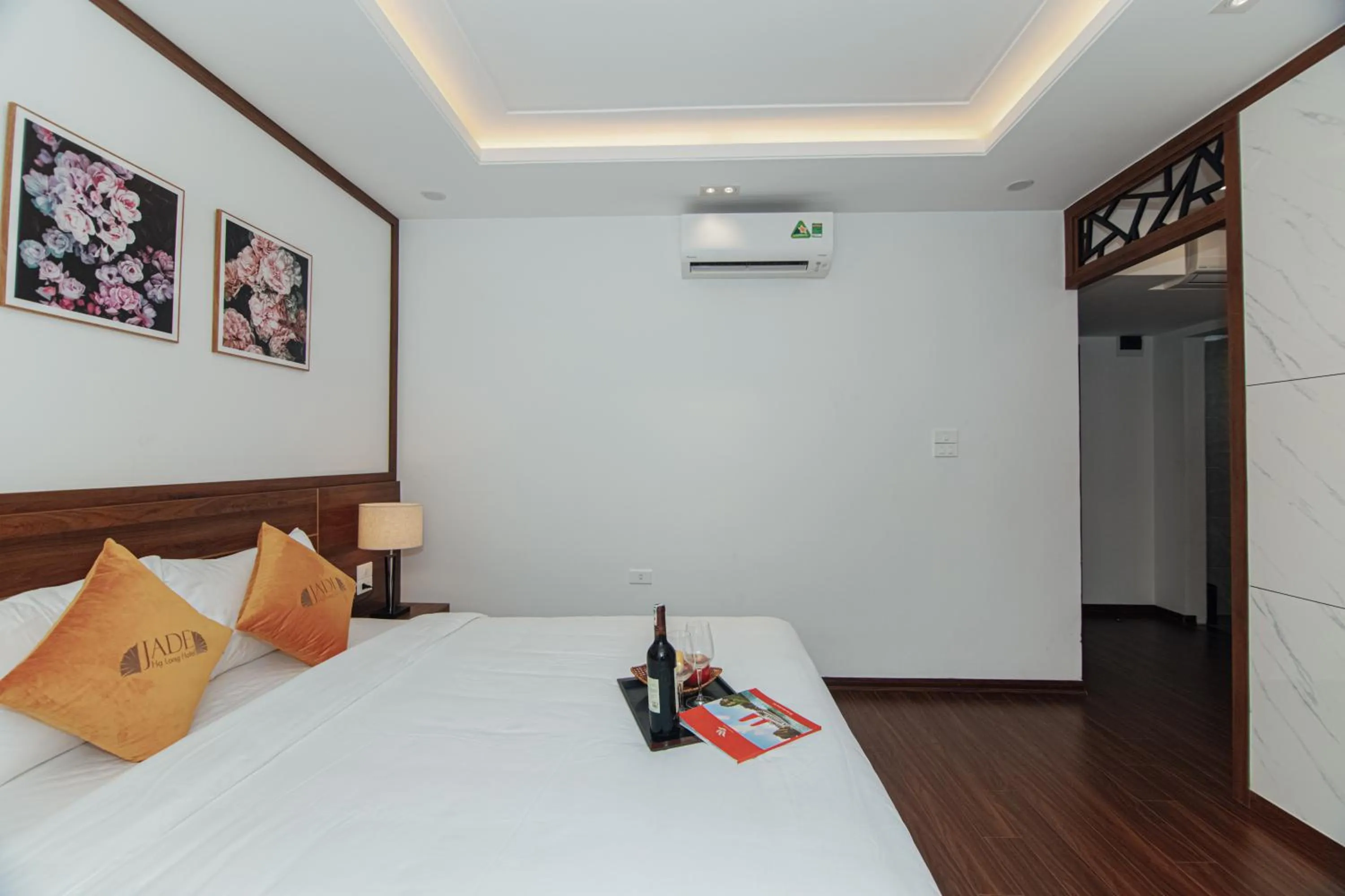 Bed in Jade Ha Long Hotel