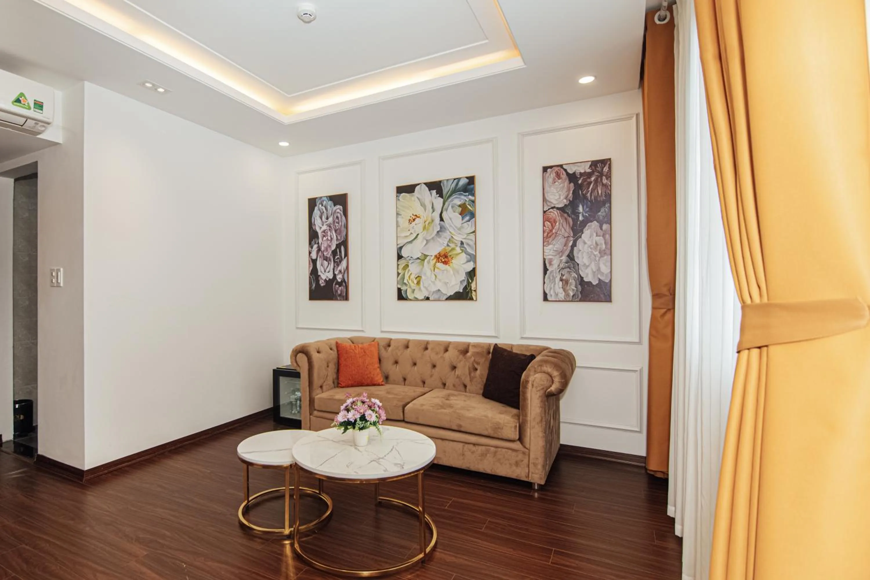 Living room in Jade Ha Long Hotel