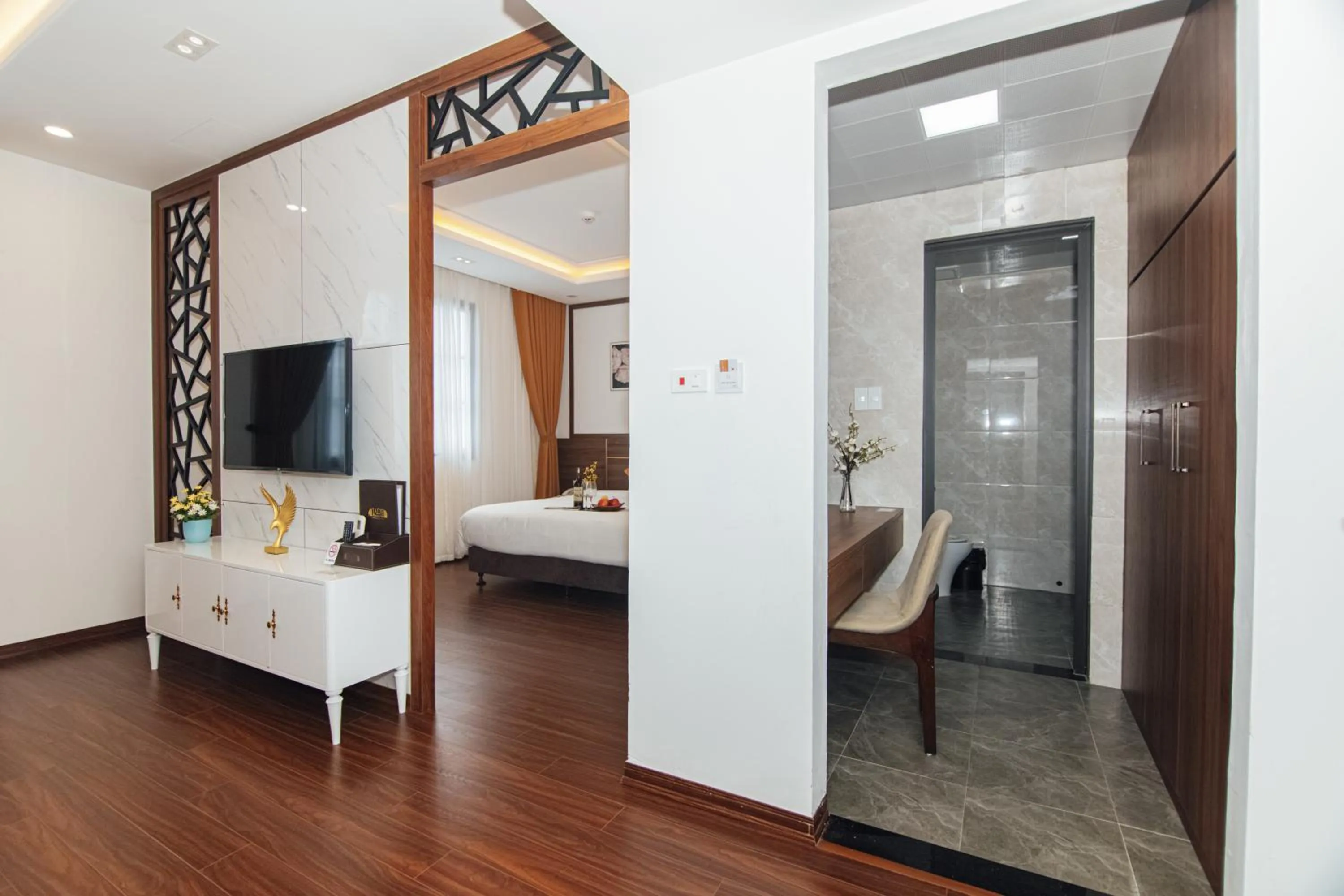 Bedroom, Bed in Jade Ha Long Hotel