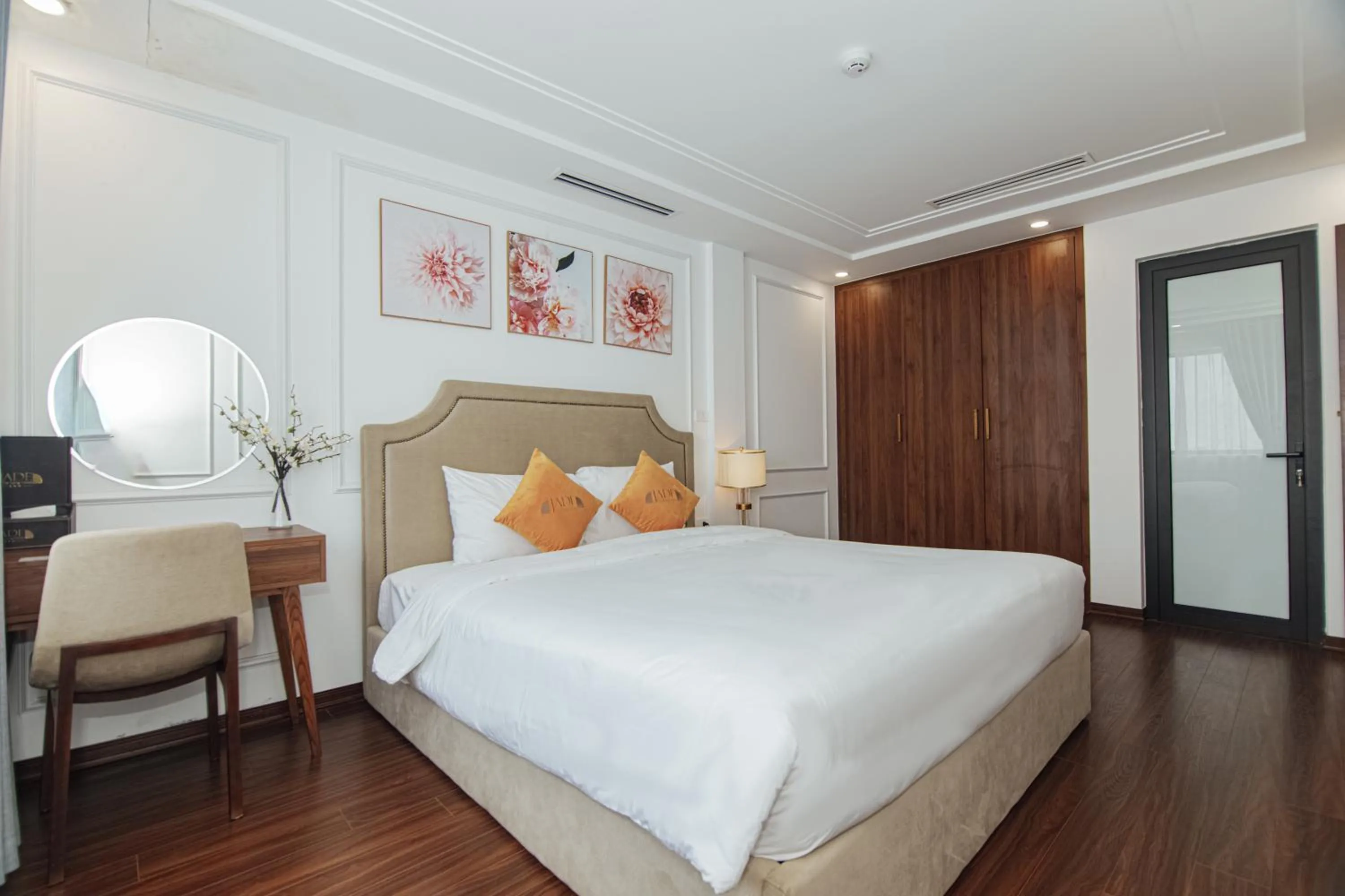 Bed in Jade Ha Long Hotel