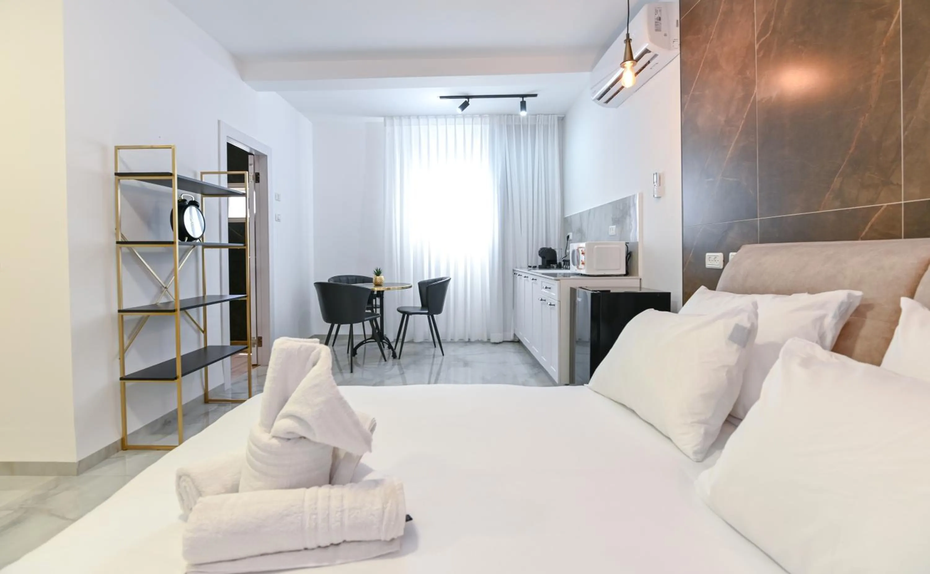 Bed in Lake Mansion Boutique Apartments