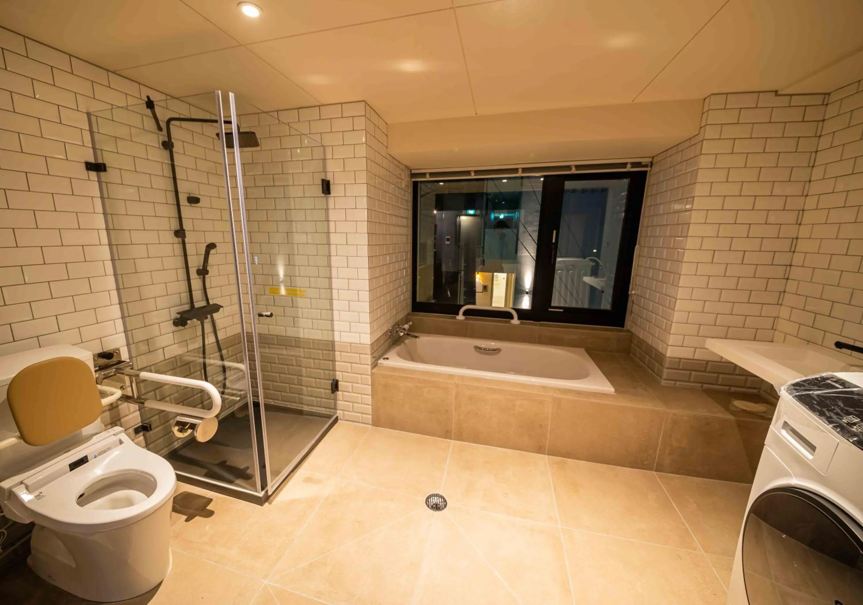 Toilet in Hotel Brick