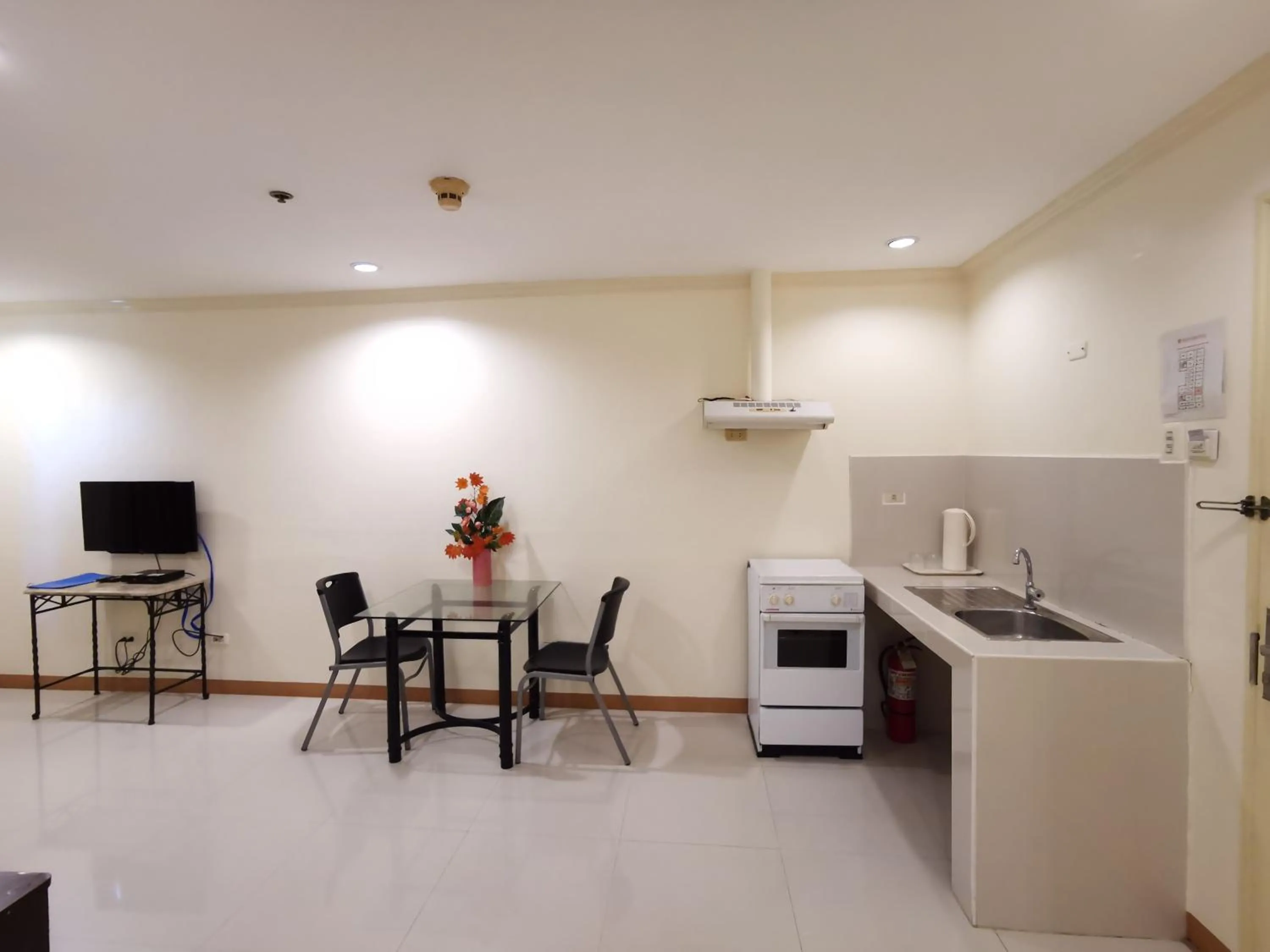 TV and multimedia in Metro Park Hotel - Cebu City