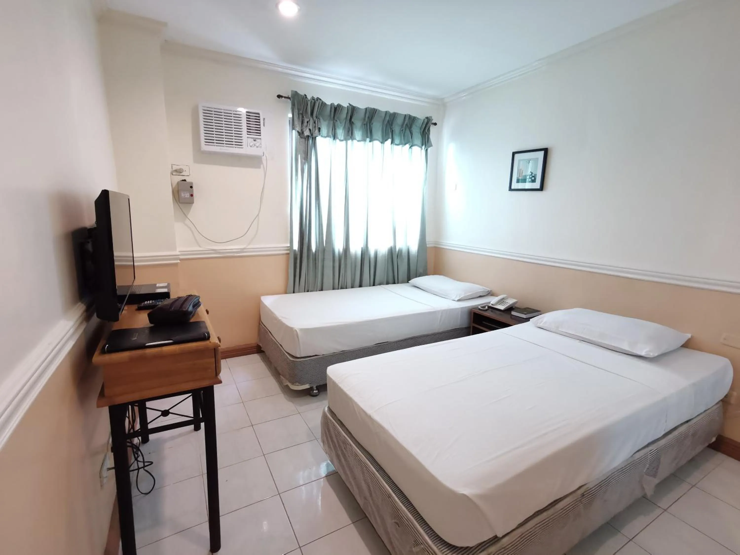Bed in Metro Park Hotel - Cebu City