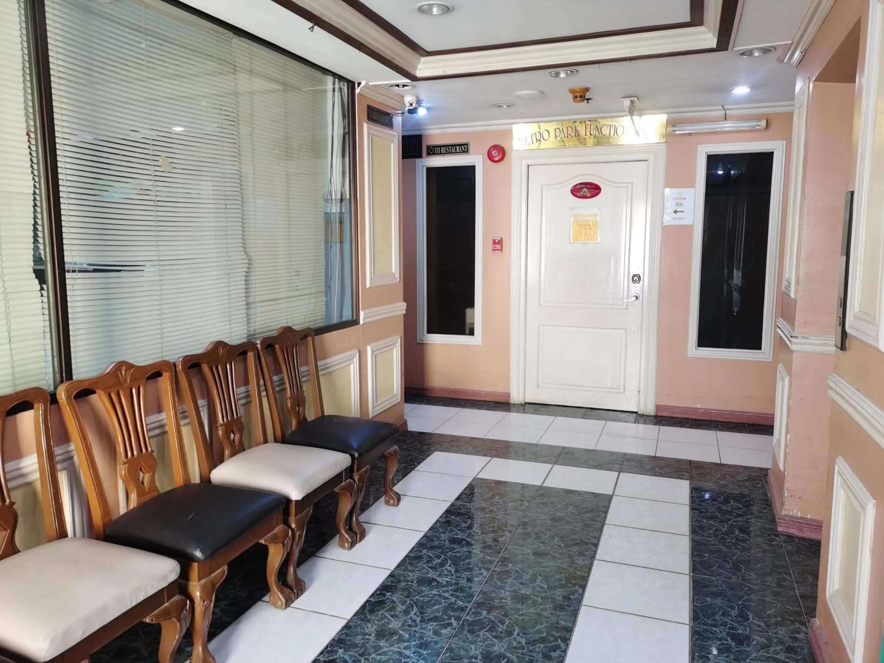 elevator in Metro Park Hotel - Cebu City