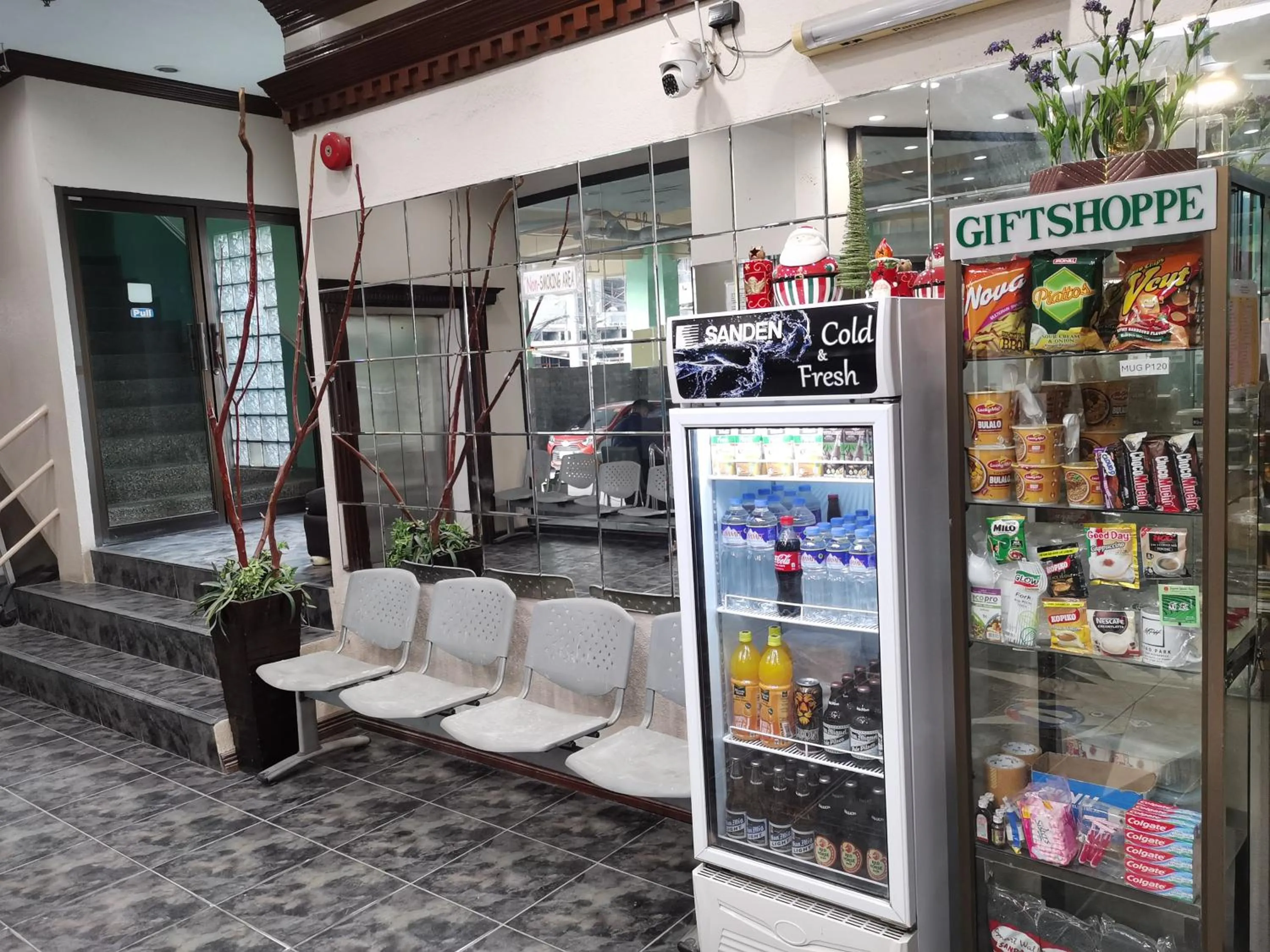 Lobby or reception in Metro Park Hotel - Cebu City