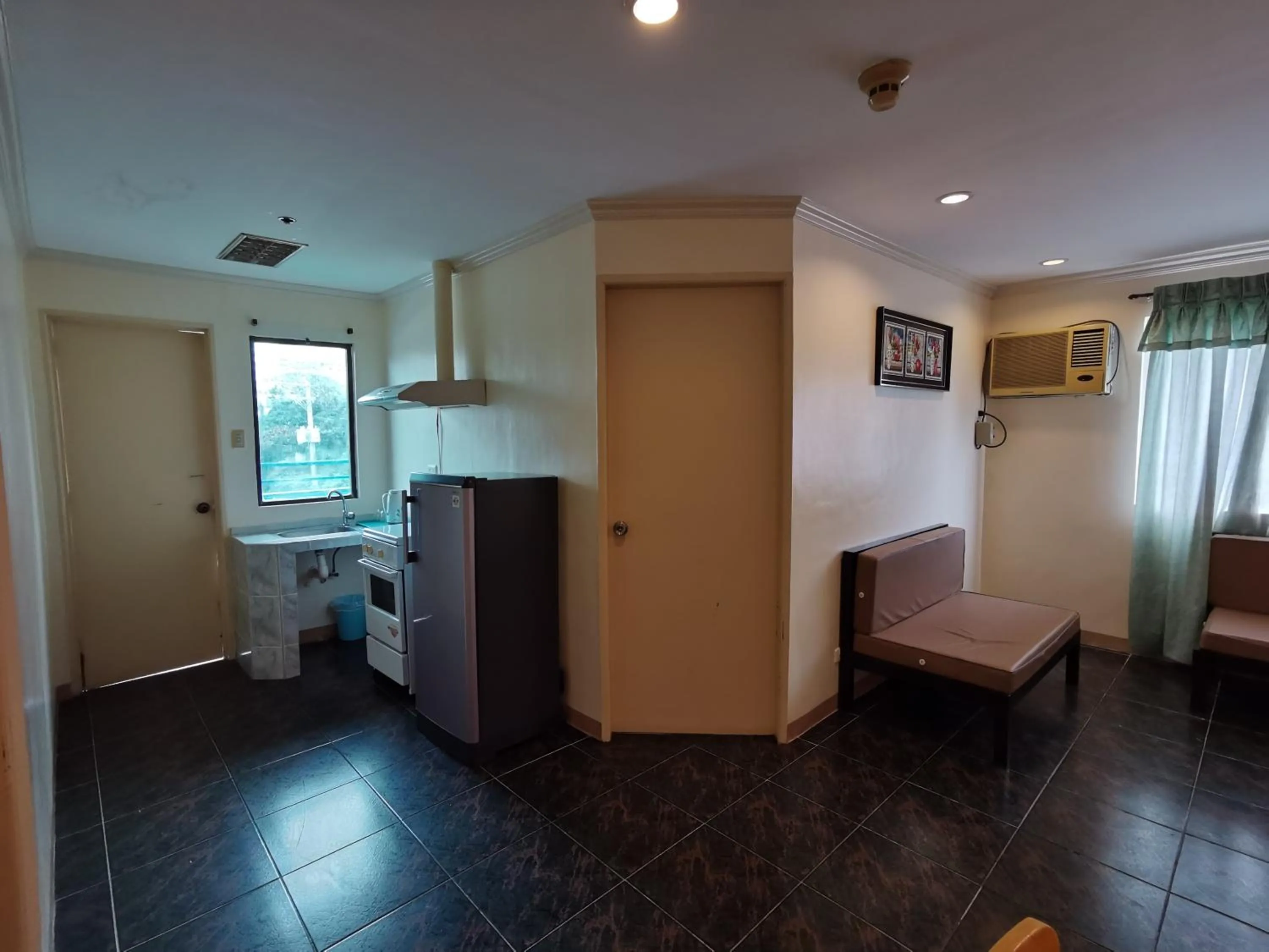 Living room in Metro Park Hotel - Cebu City