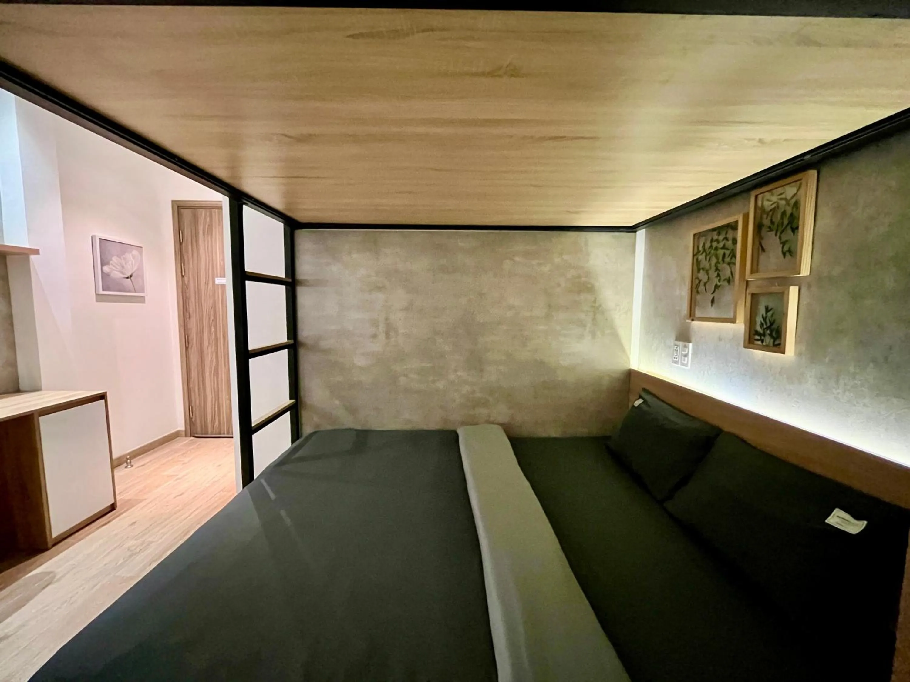 Bed in PANDORA HOUSE