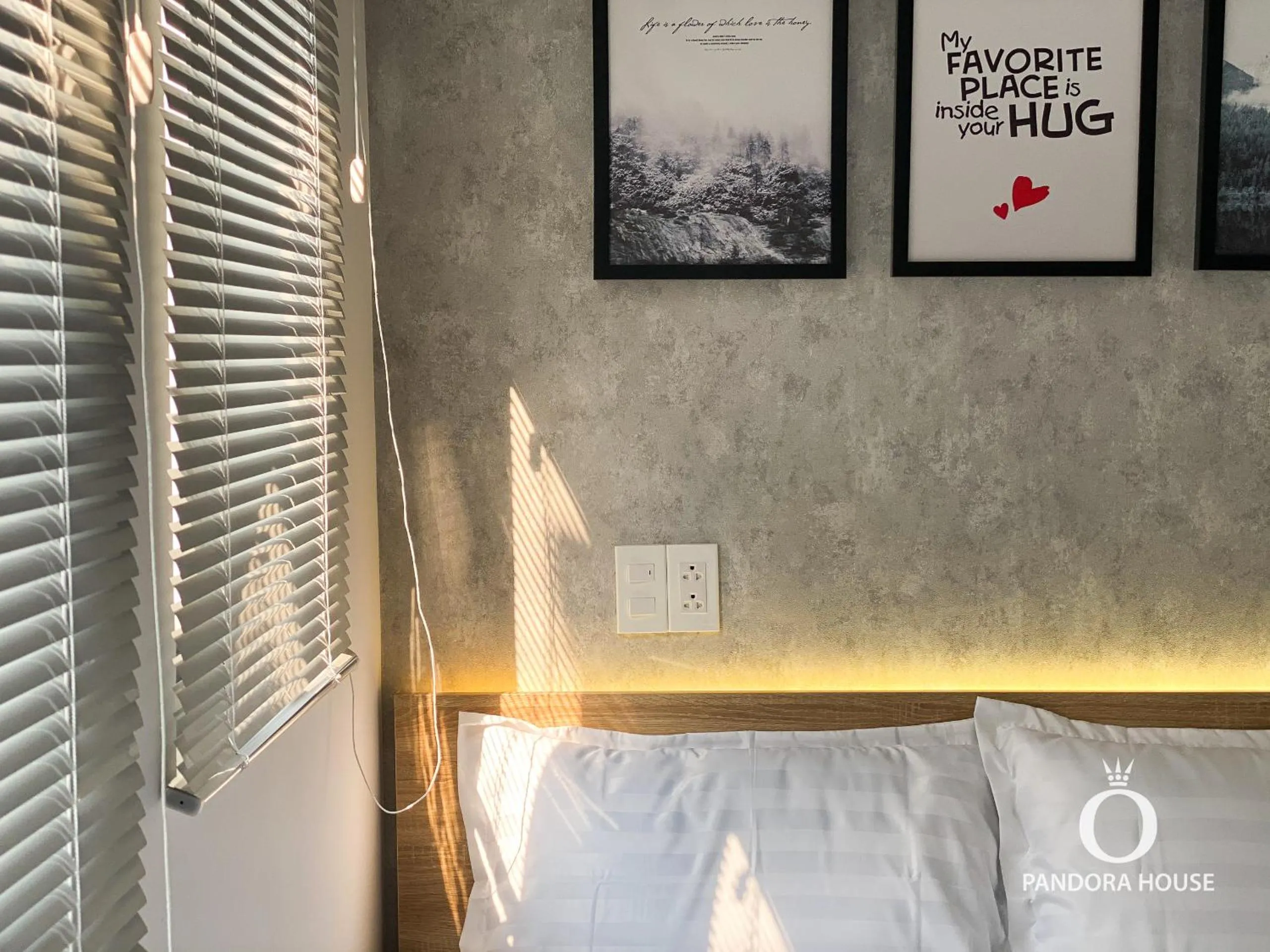 Bed in PANDORA HOUSE