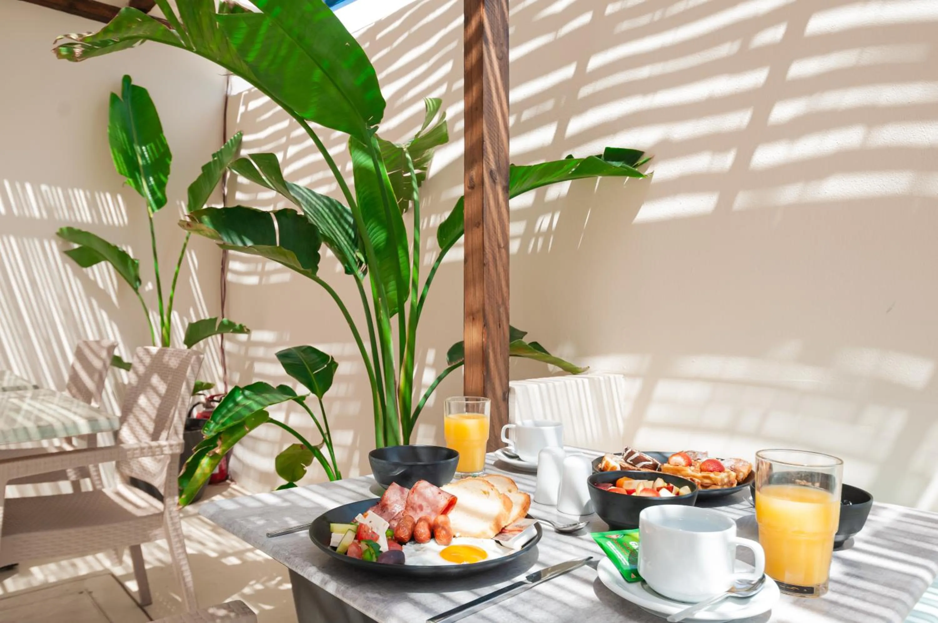 Atma Beach Rooms & Suites