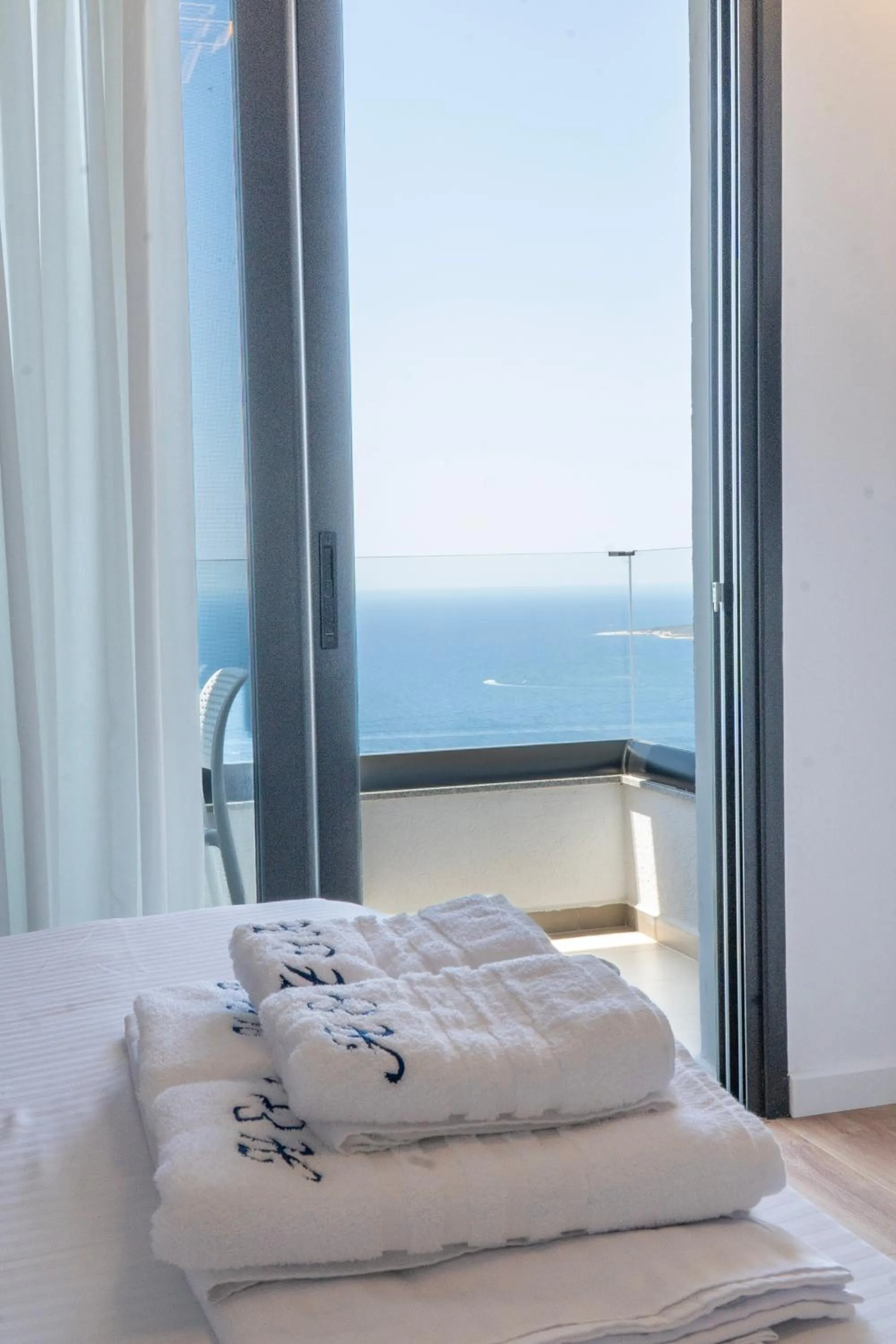 Bed in Hilltop Heaven Hotel