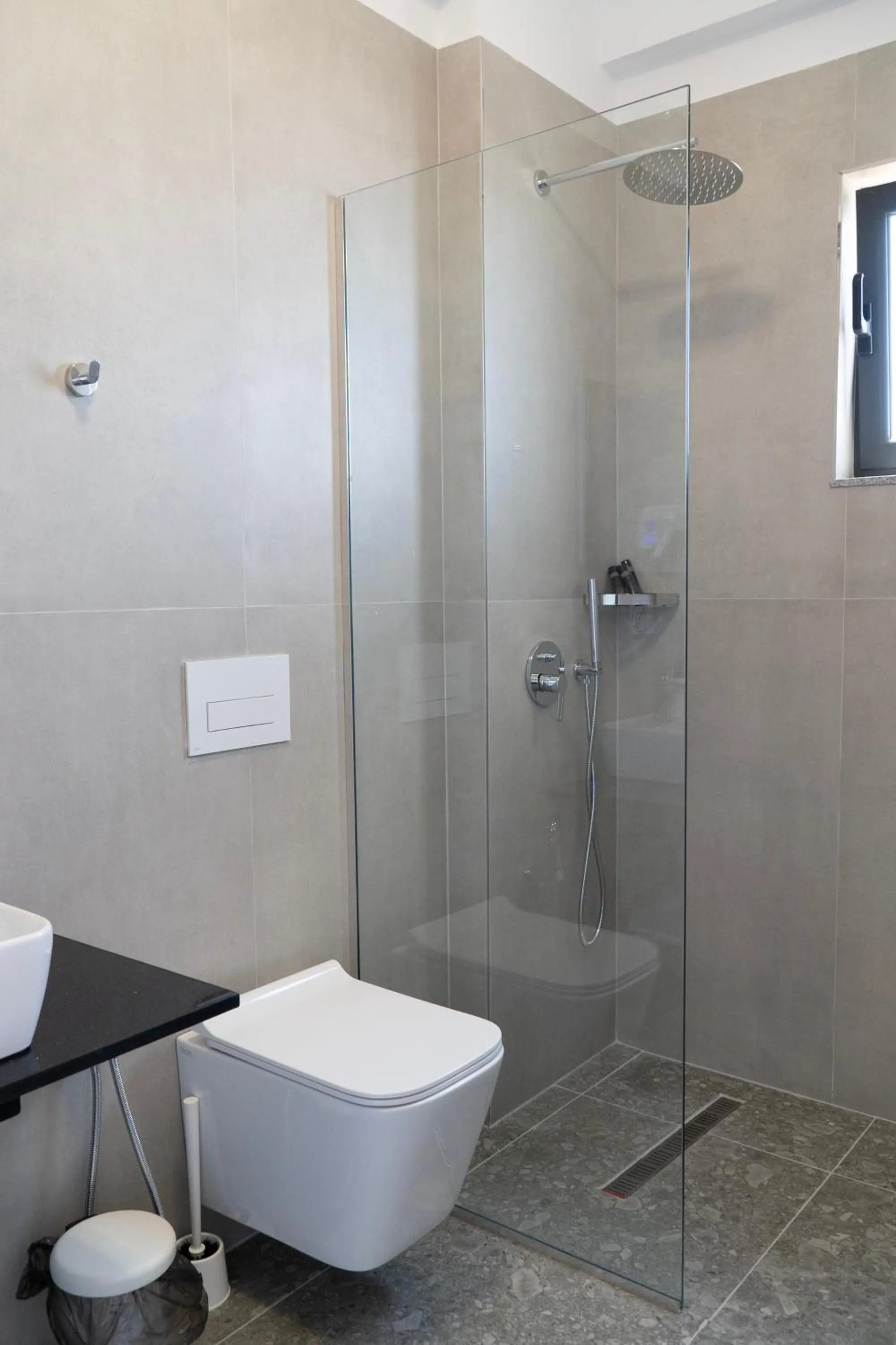 Shower in Hilltop Heaven Hotel