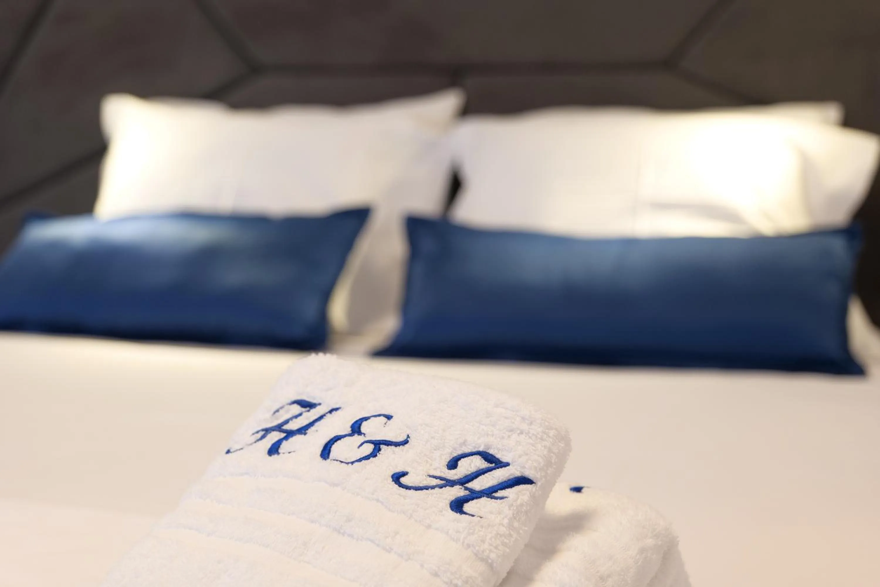 Bed in Hilltop Heaven Hotel