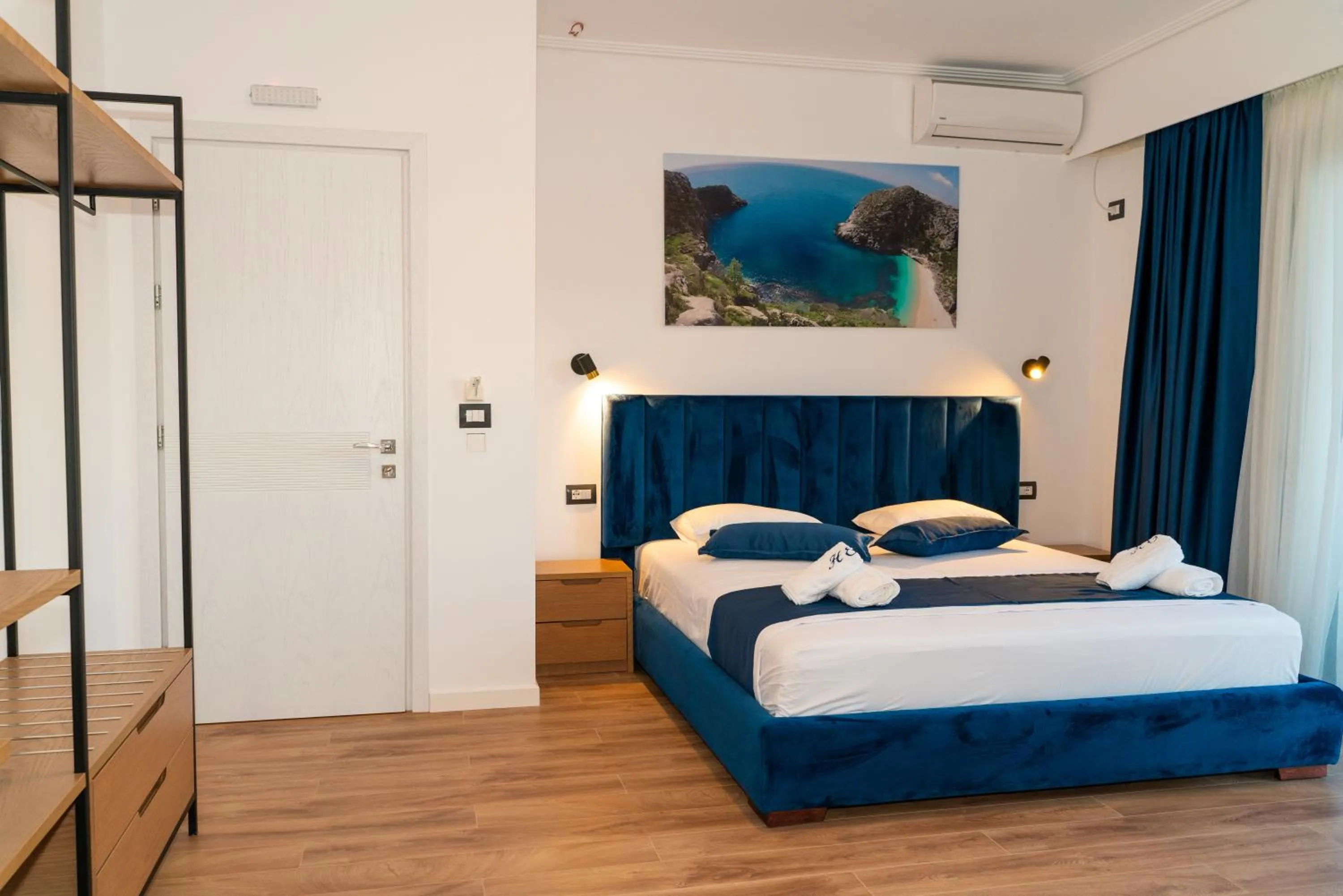 Bed in Hilltop Heaven Hotel