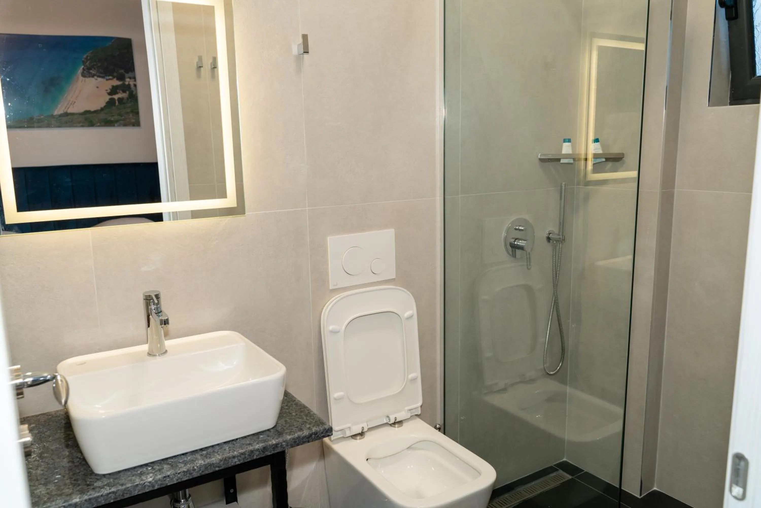 Shower in Hilltop Heaven Hotel