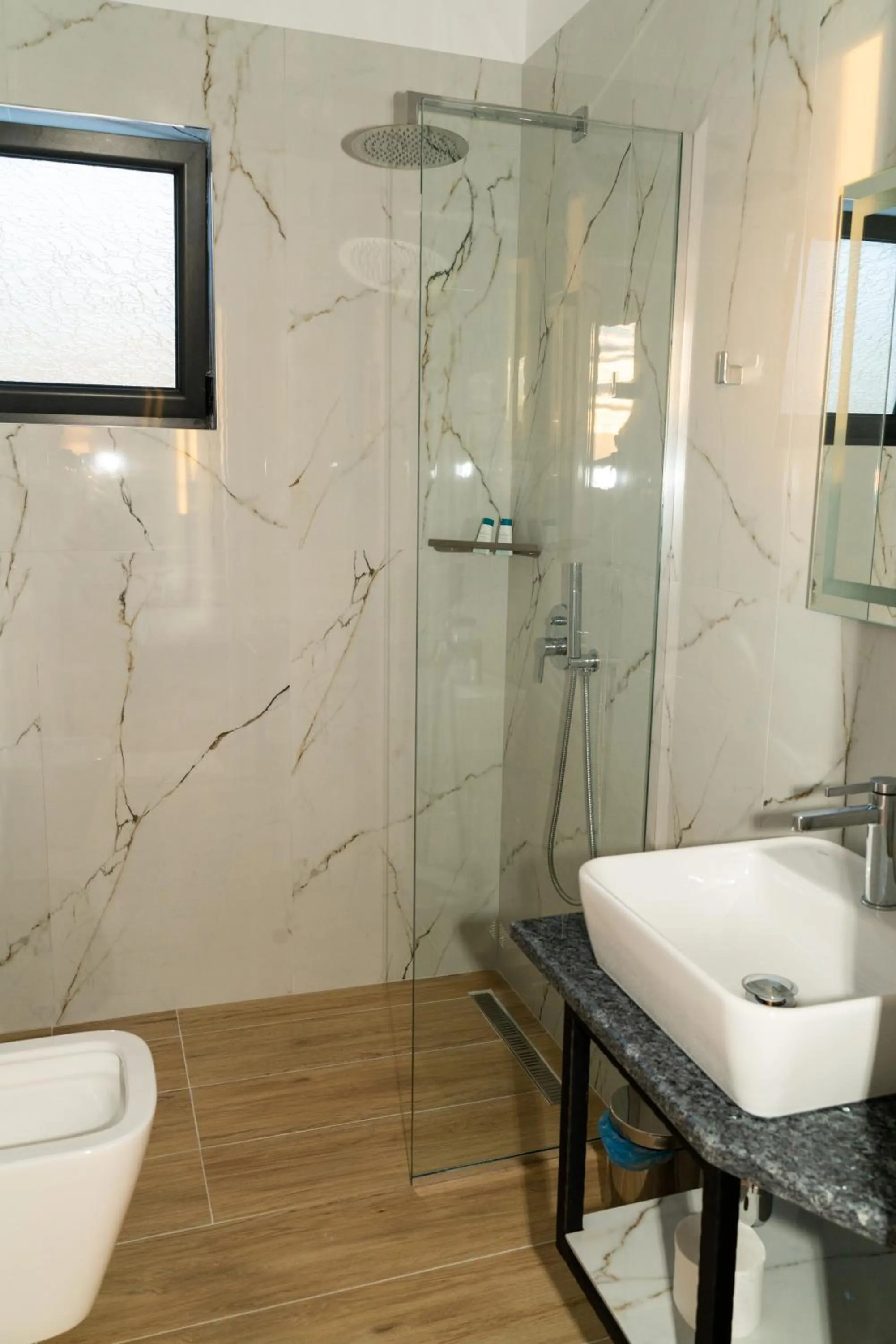 Shower in Hilltop Heaven Hotel