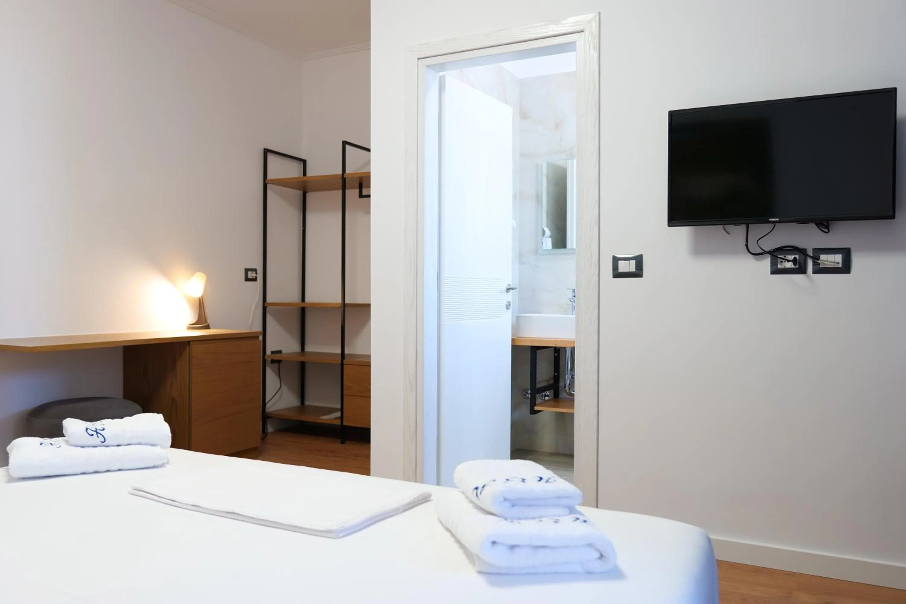 Bed in Hilltop Heaven Hotel