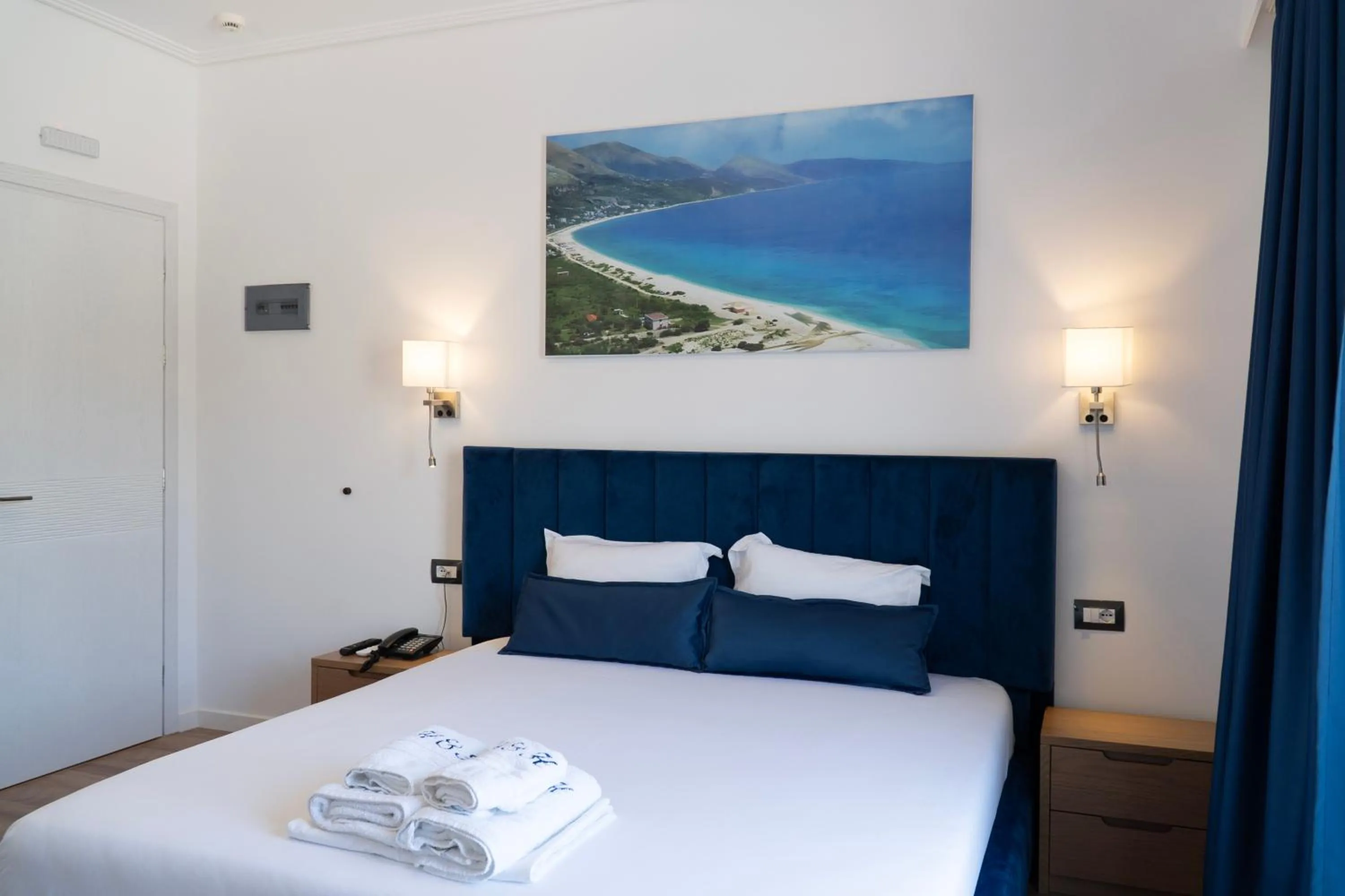 Bed in Hilltop Heaven Hotel