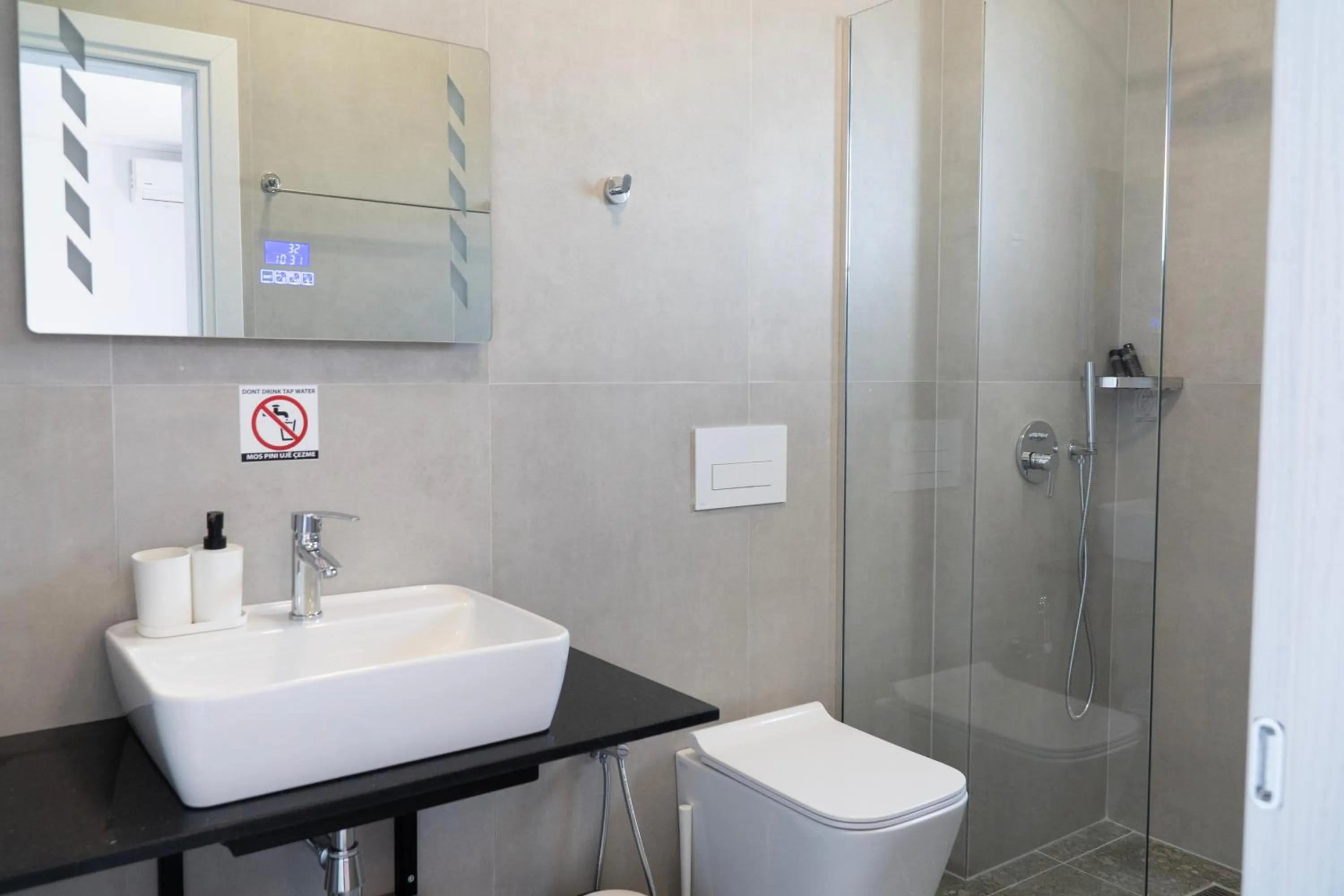 Hilltop Heaven Hotel