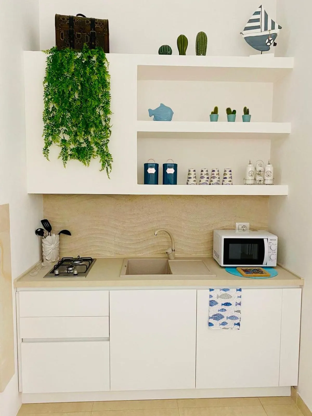 Communal kitchen in B&B Pietramare