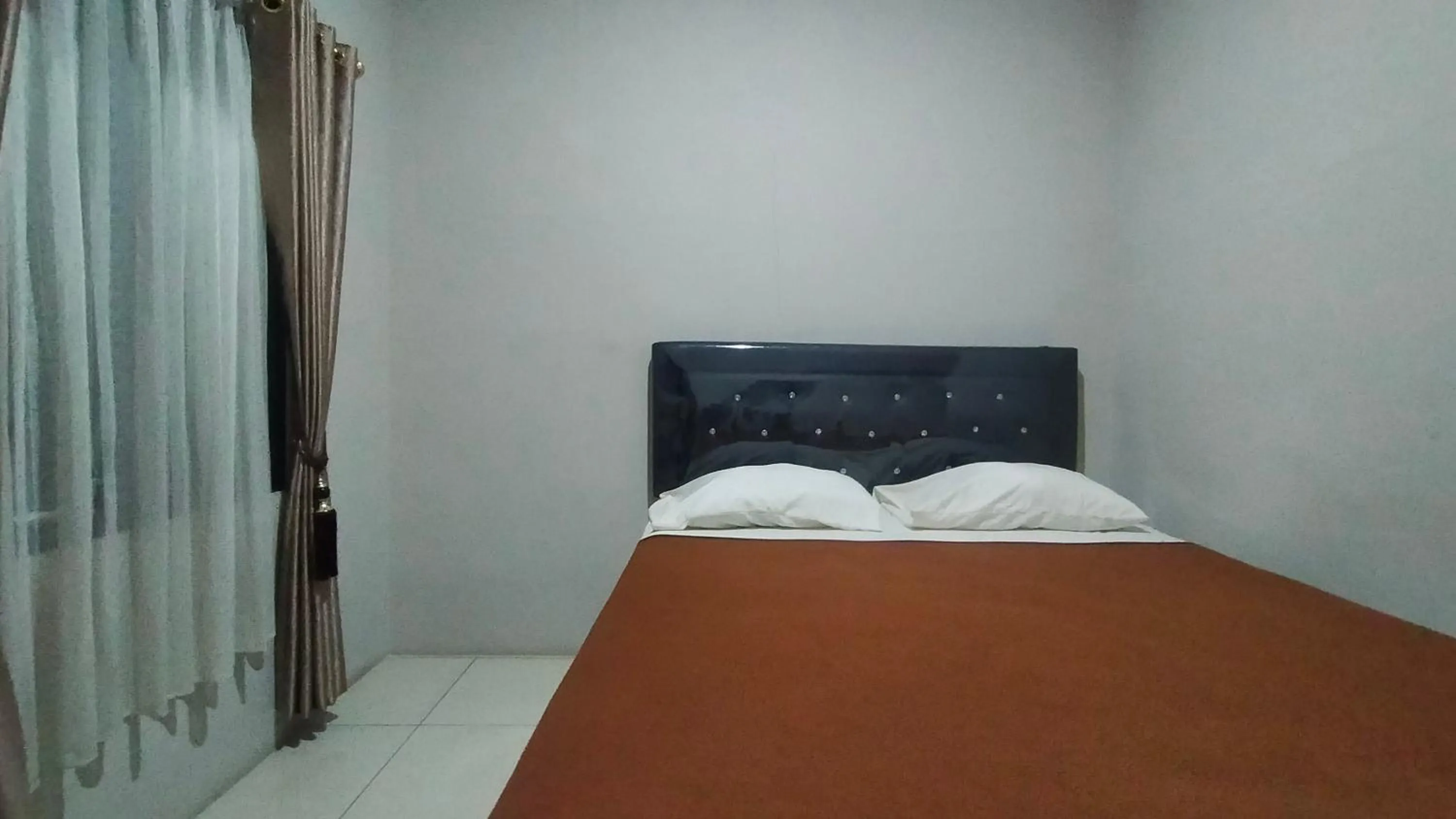 Staff, Bed in Aqsa Guest House Ciamis Syariah