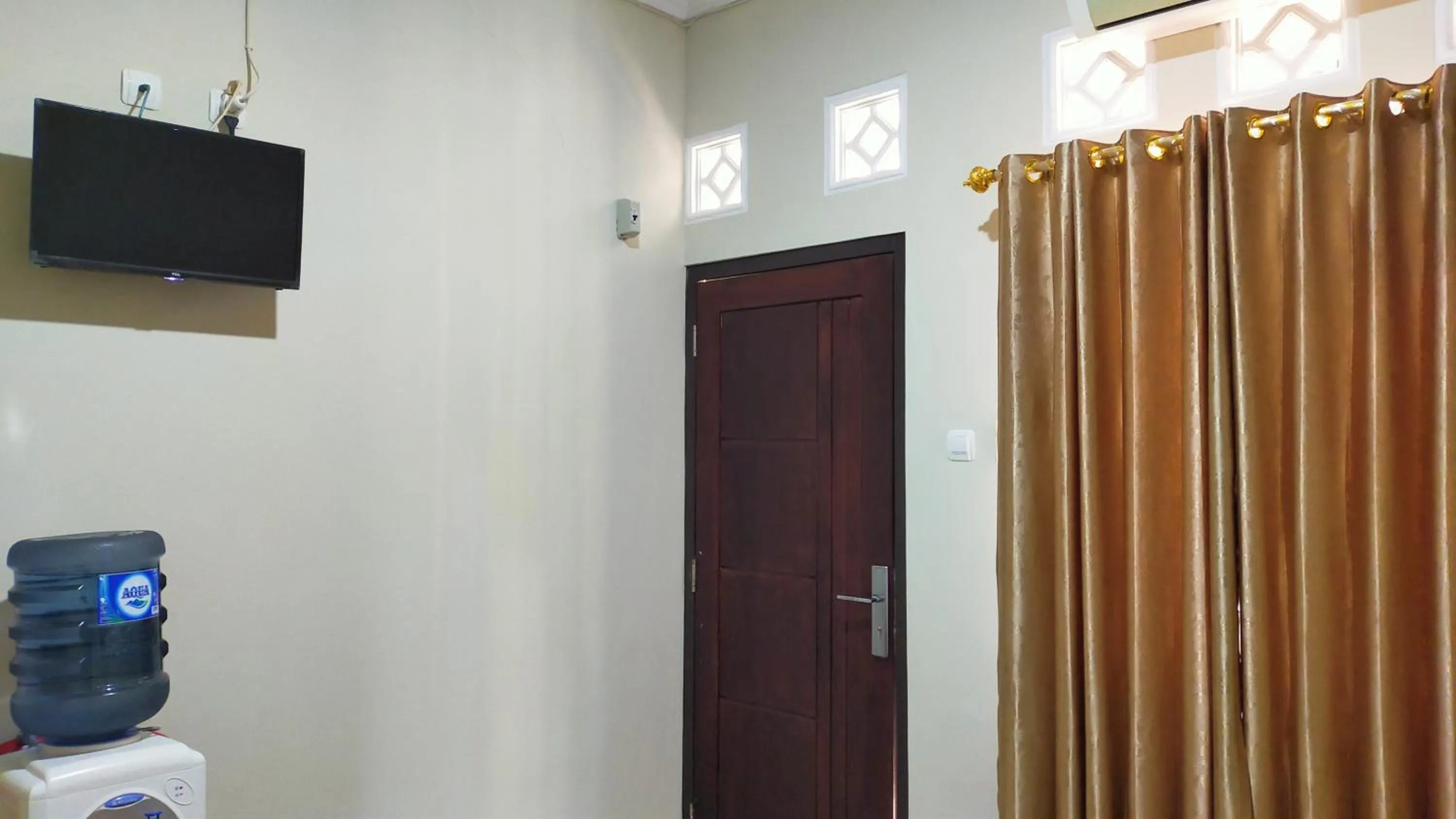 TV and multimedia in Aqsa Guest House Ciamis Syariah