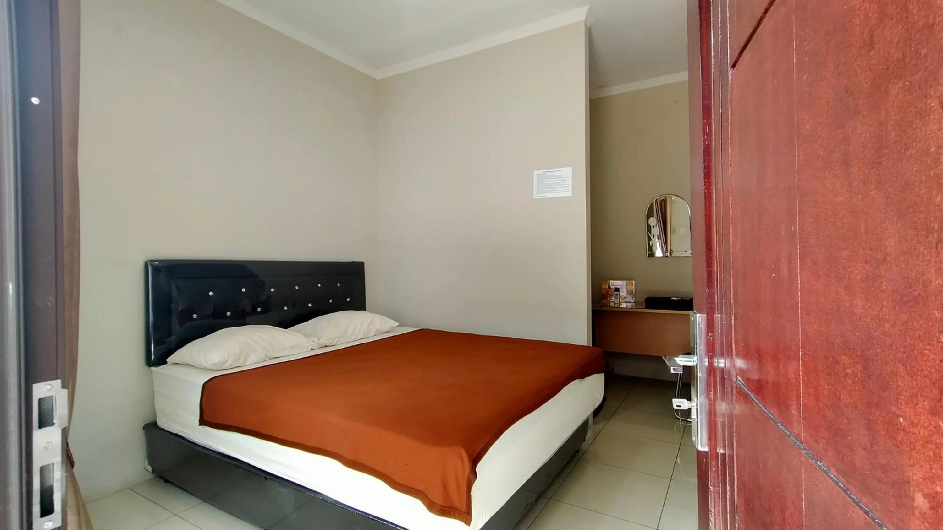 Staff, Bed in Aqsa Guest House Ciamis Syariah