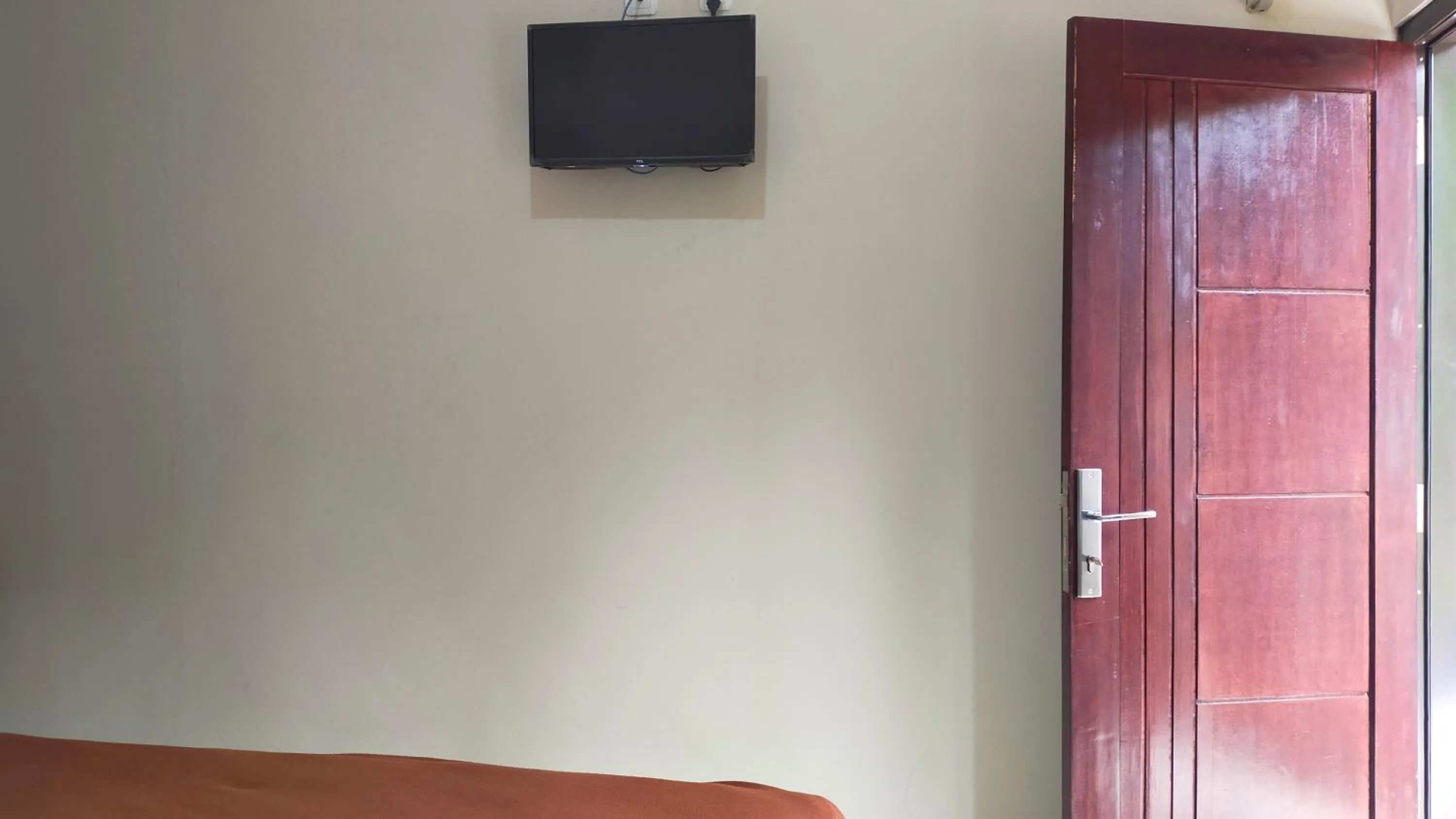 Communal lounge/ TV room in Aqsa Guest House Ciamis Syariah