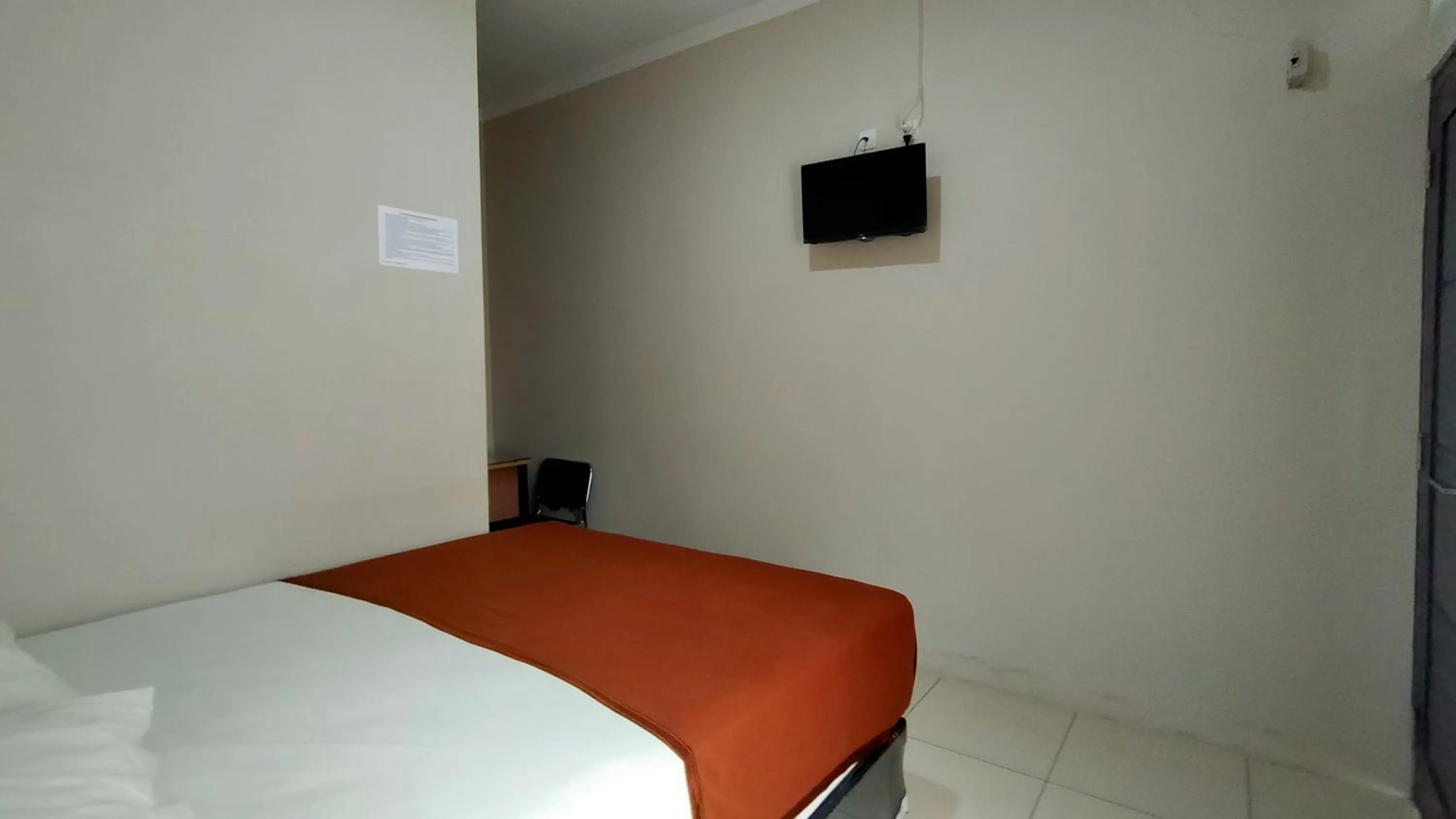 Staff, Bed in Aqsa Guest House Ciamis Syariah