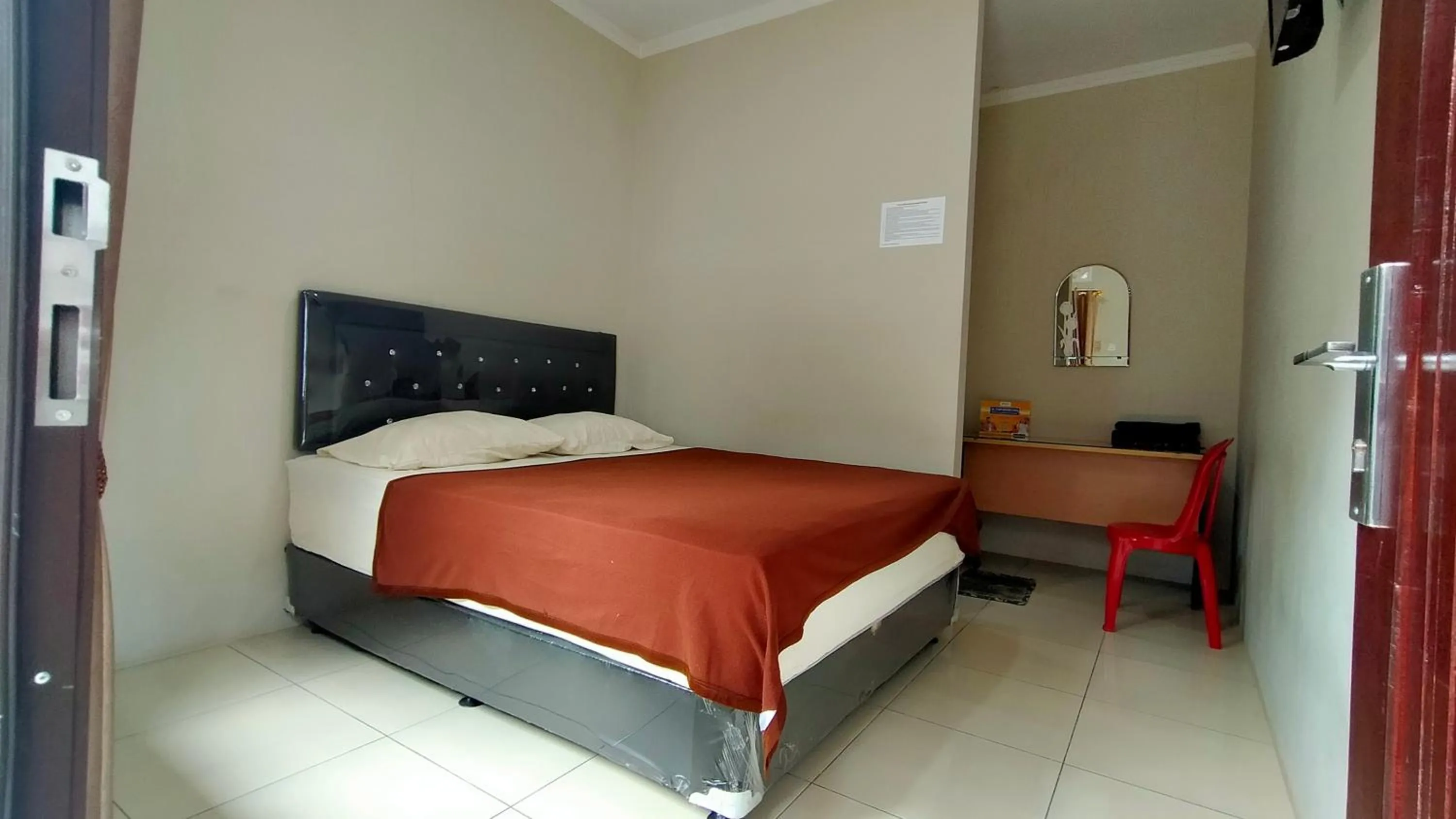 Staff, Bed in Aqsa Guest House Ciamis Syariah