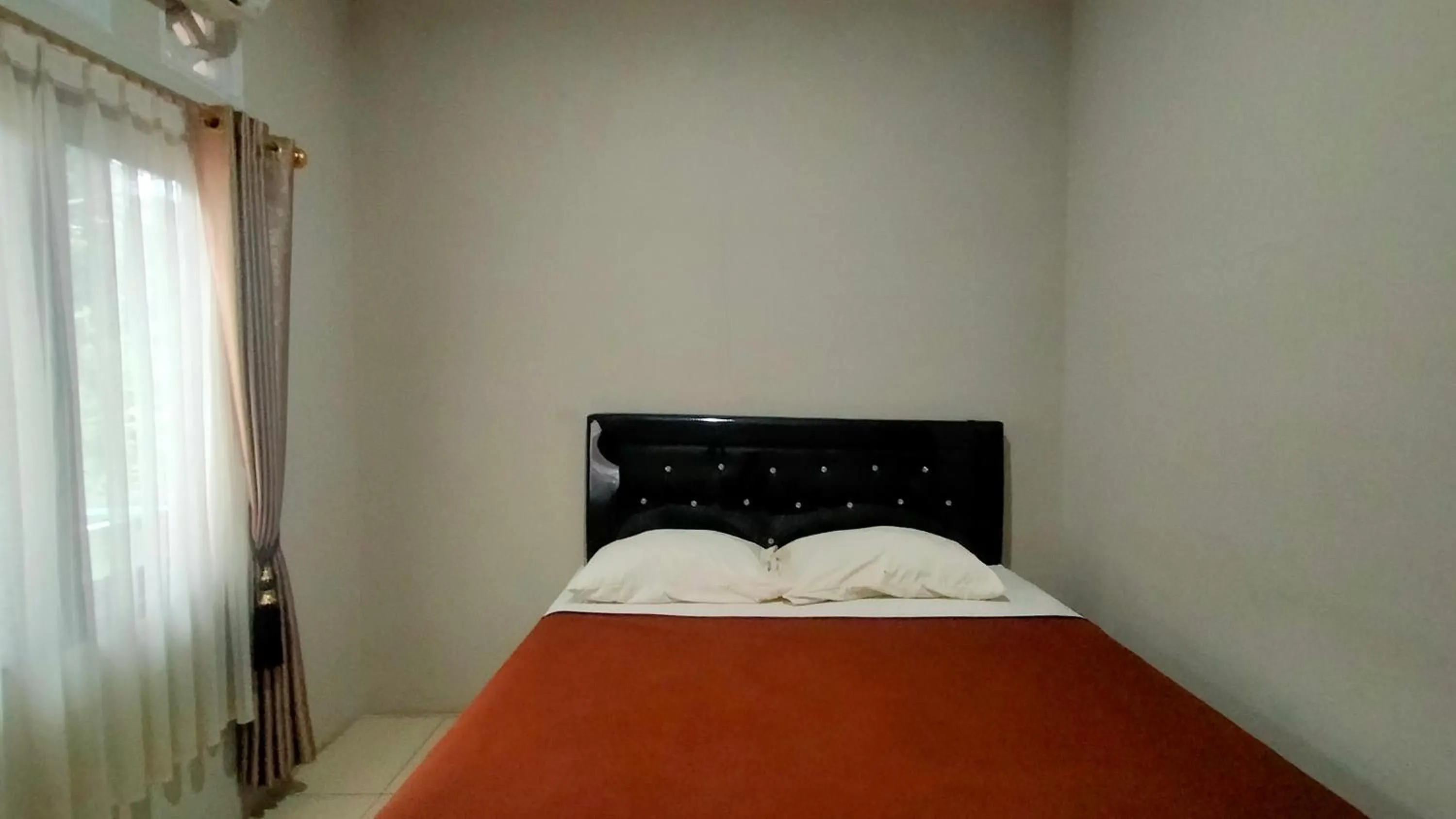 Staff, Bed in Aqsa Guest House Ciamis Syariah