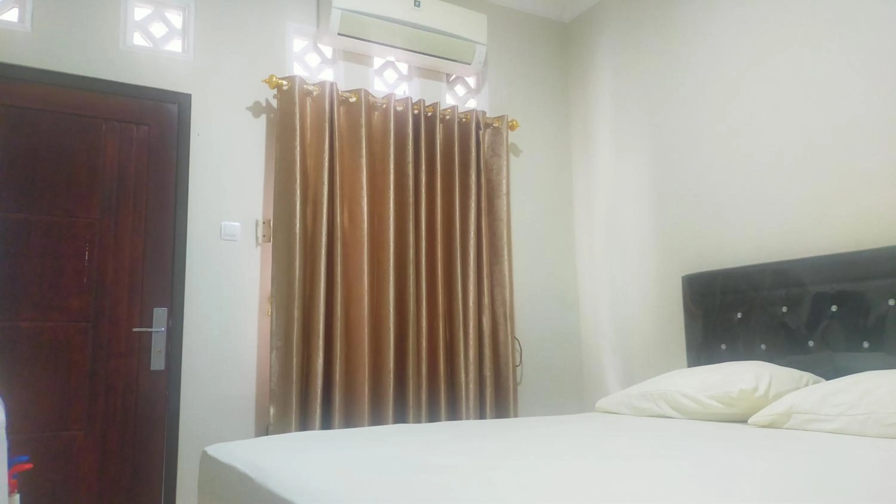 Photo of the whole room, Bed in Aqsa Guest House Ciamis Syariah