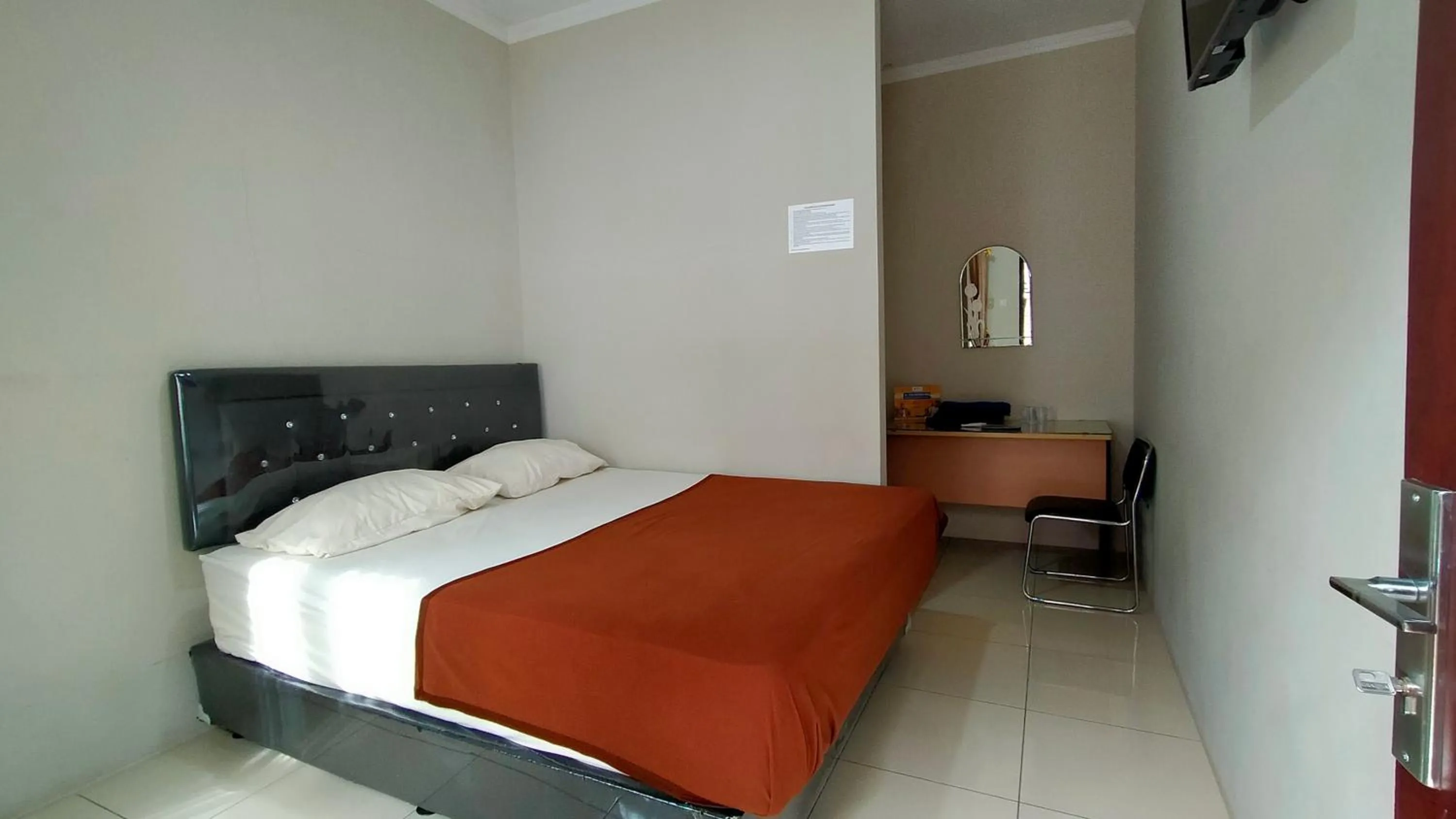 Staff, Bed in Aqsa Guest House Ciamis Syariah