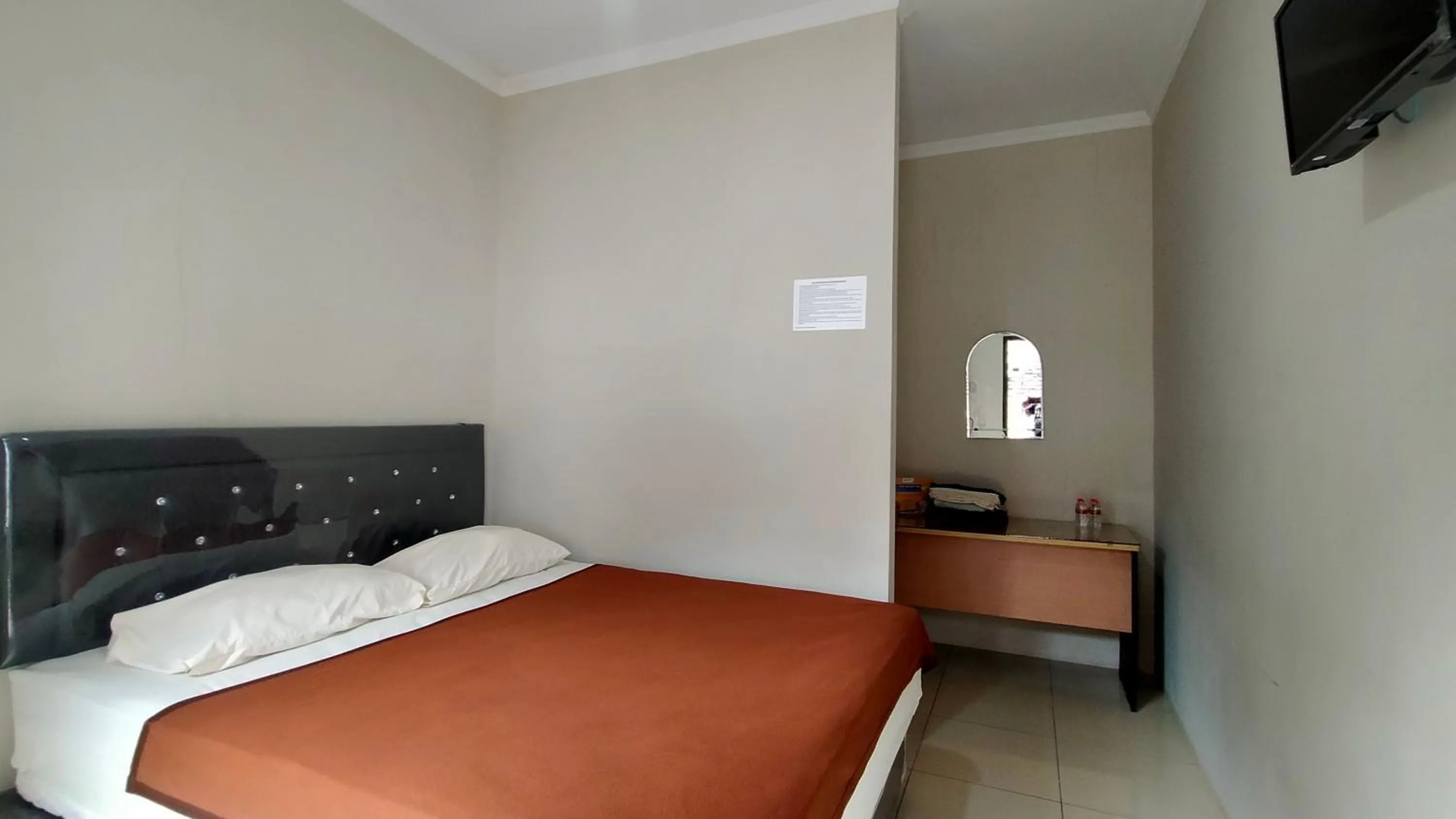 Staff, Bed in Aqsa Guest House Ciamis Syariah