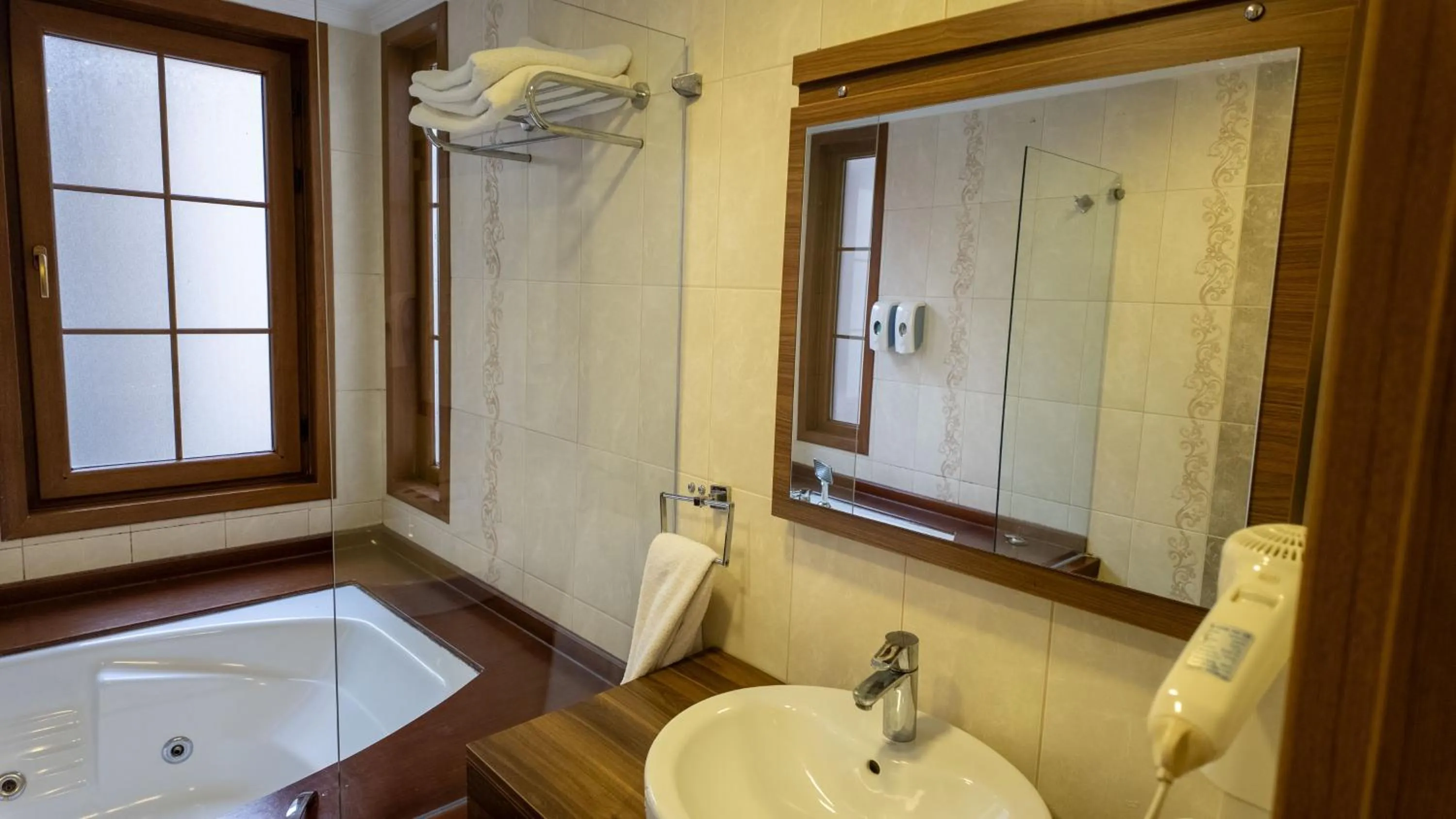 Bathroom in Cesmeli Konak Hotel Silivri