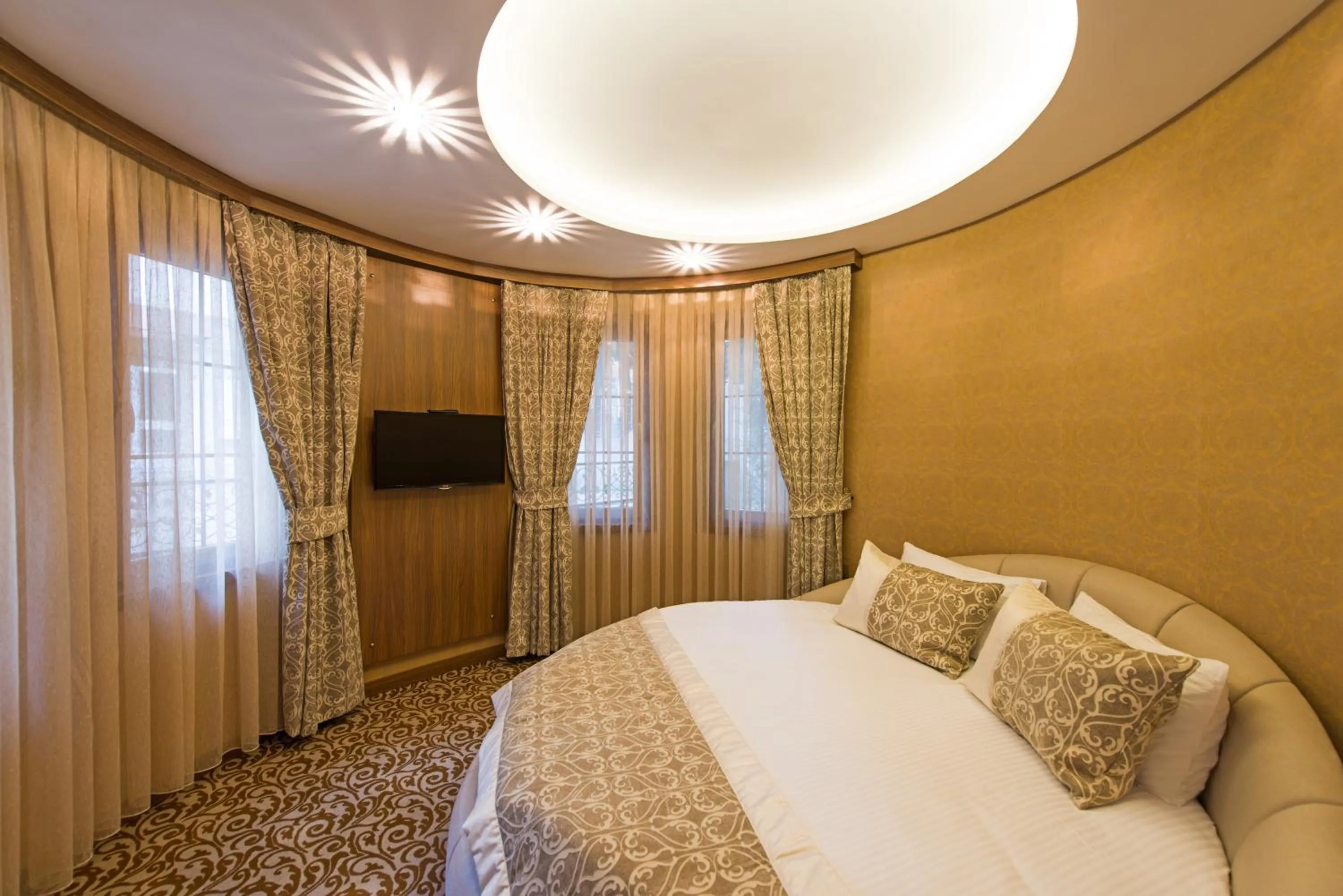 cot, Bed in Cesmeli Konak Hotel Silivri