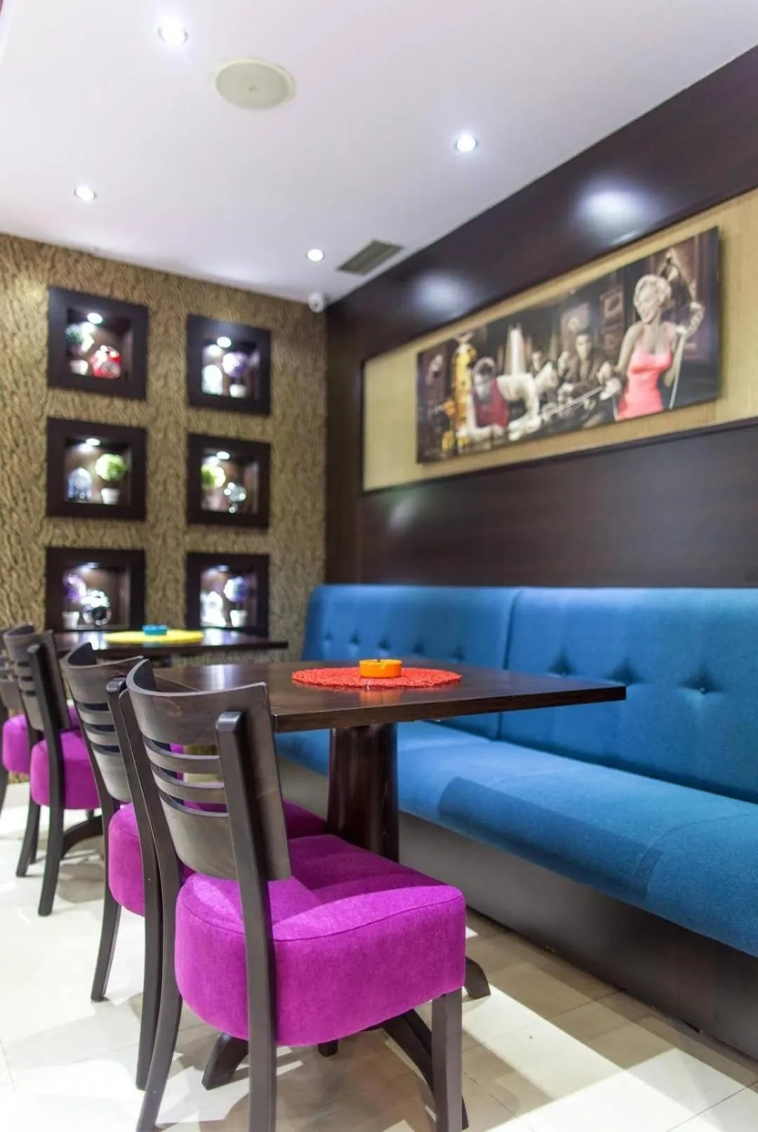 Lounge or bar in Swiss Holiday