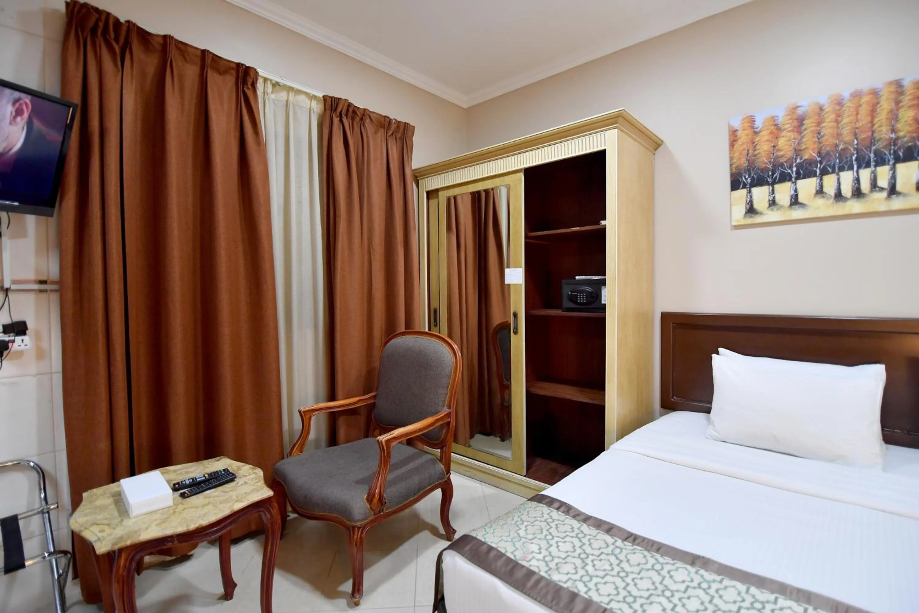 Bedroom, Bed in Emirates Stars Hotel Apartments Sharjah