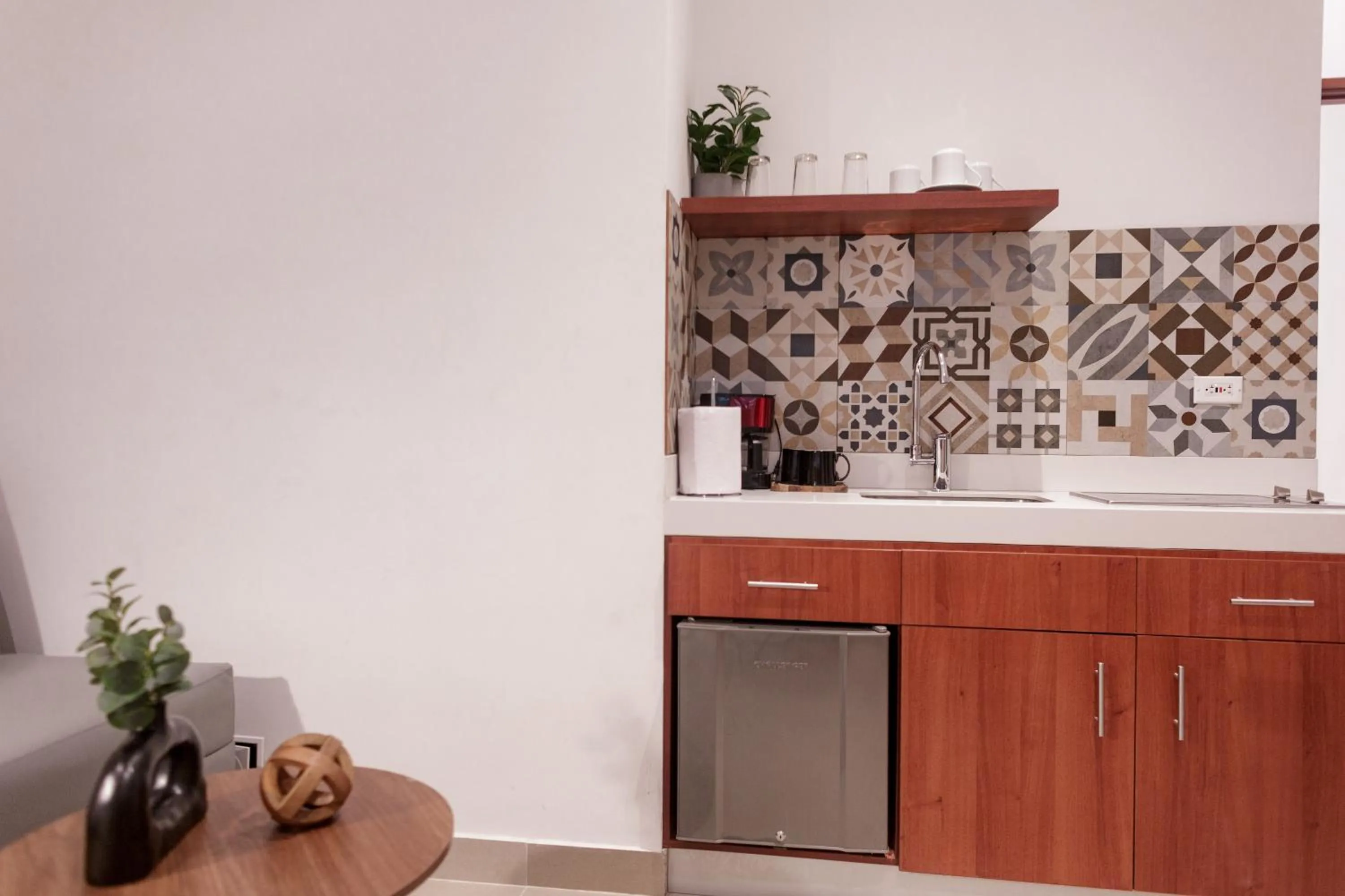 Coffee/tea facilities in Ganem Suites Cartagena