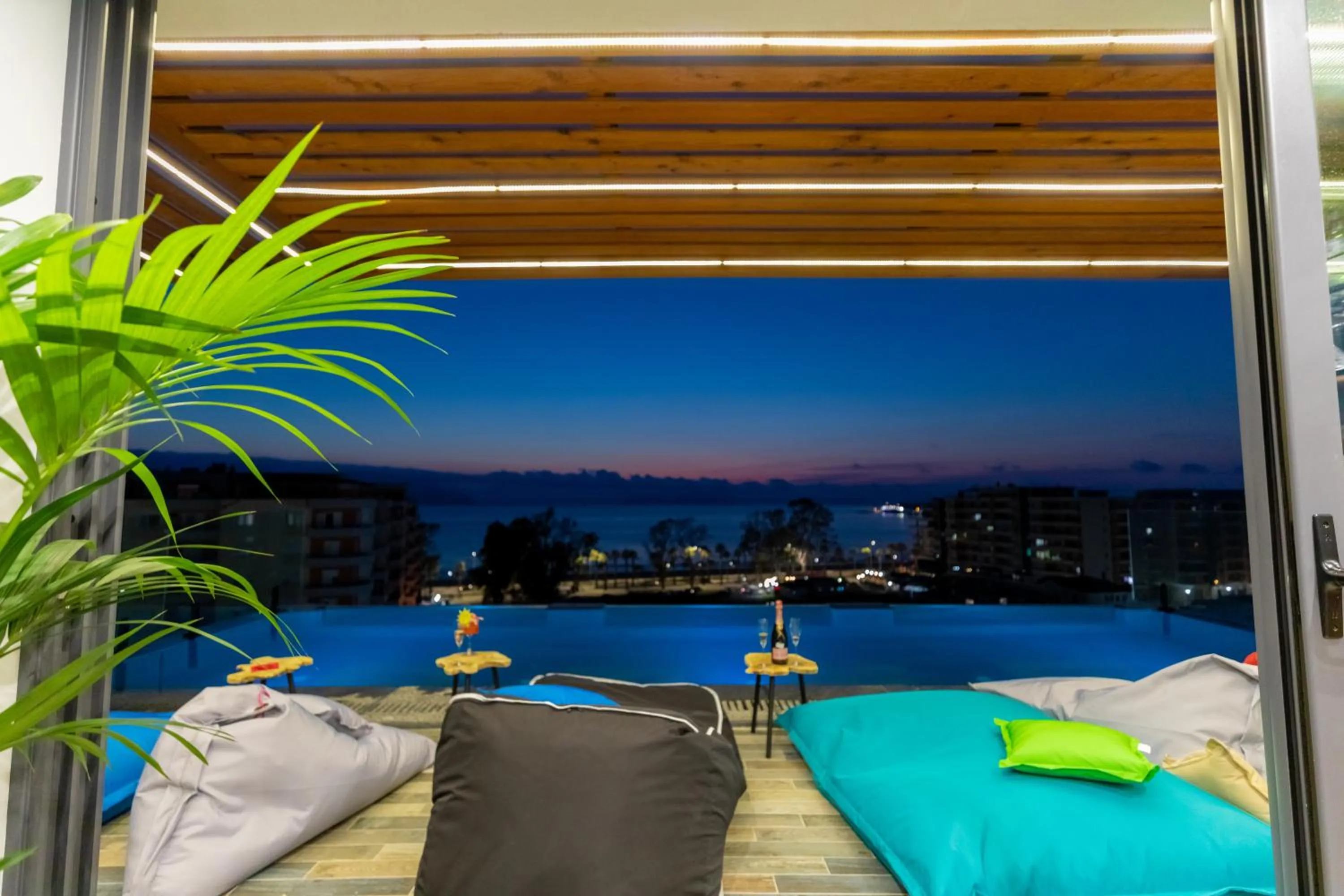 Swimming pool in Ames Hotel & SPA