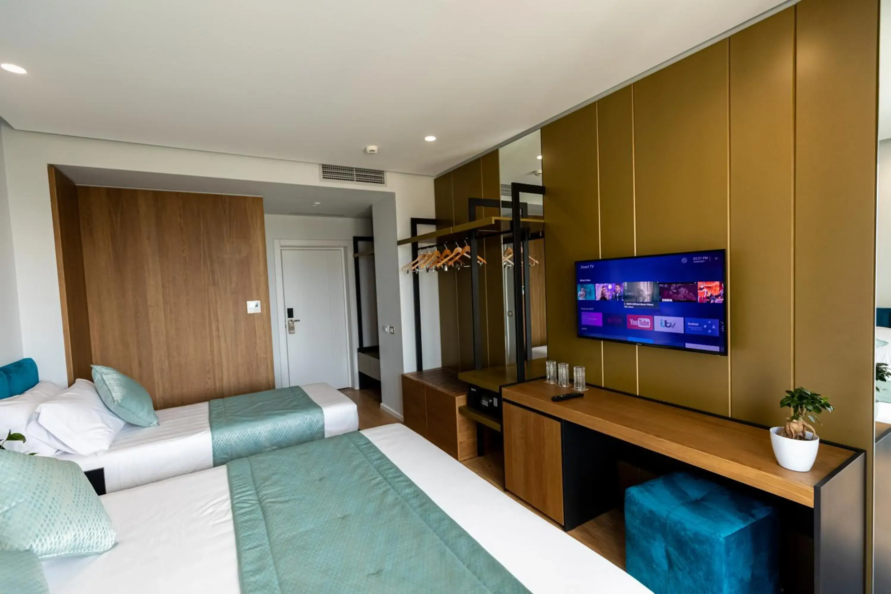 Triple Room with City View in Ames Hotel & SPA Triple Room with City View in Ames Hotel & SPA