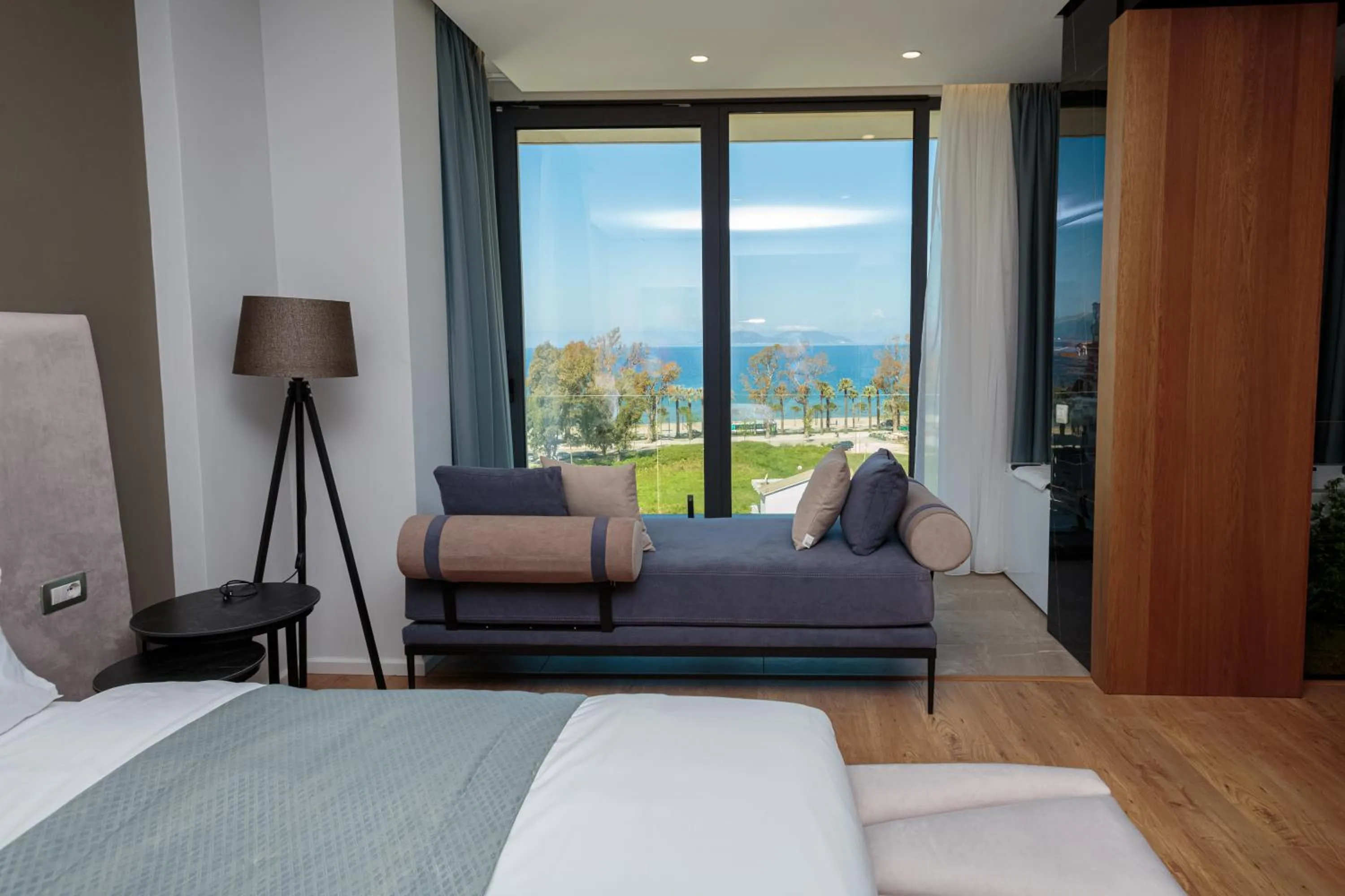 Photo of the whole room, Bed in Ames Hotel & SPA