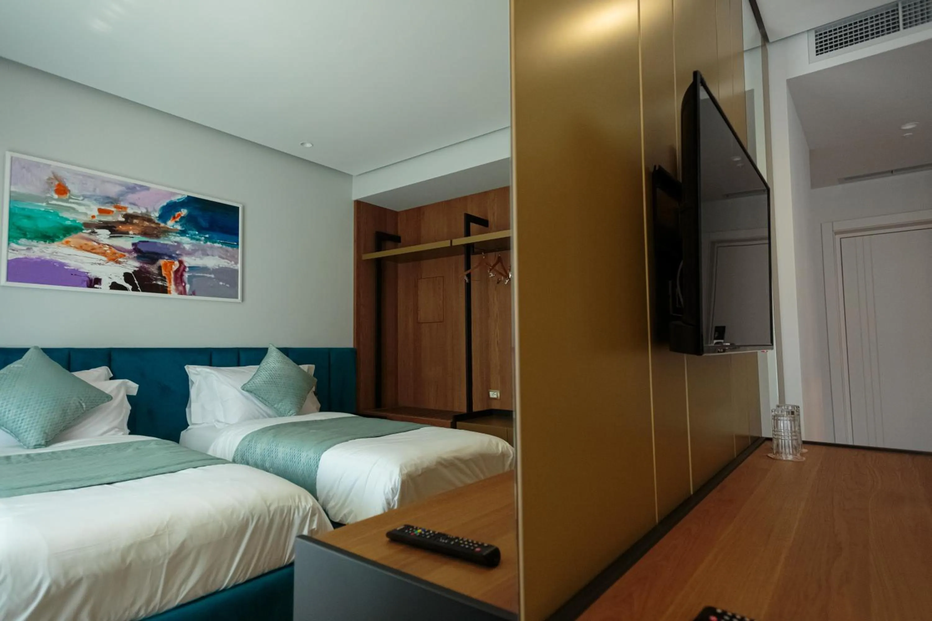 Photo of the whole room, Bed in Ames Hotel & SPA