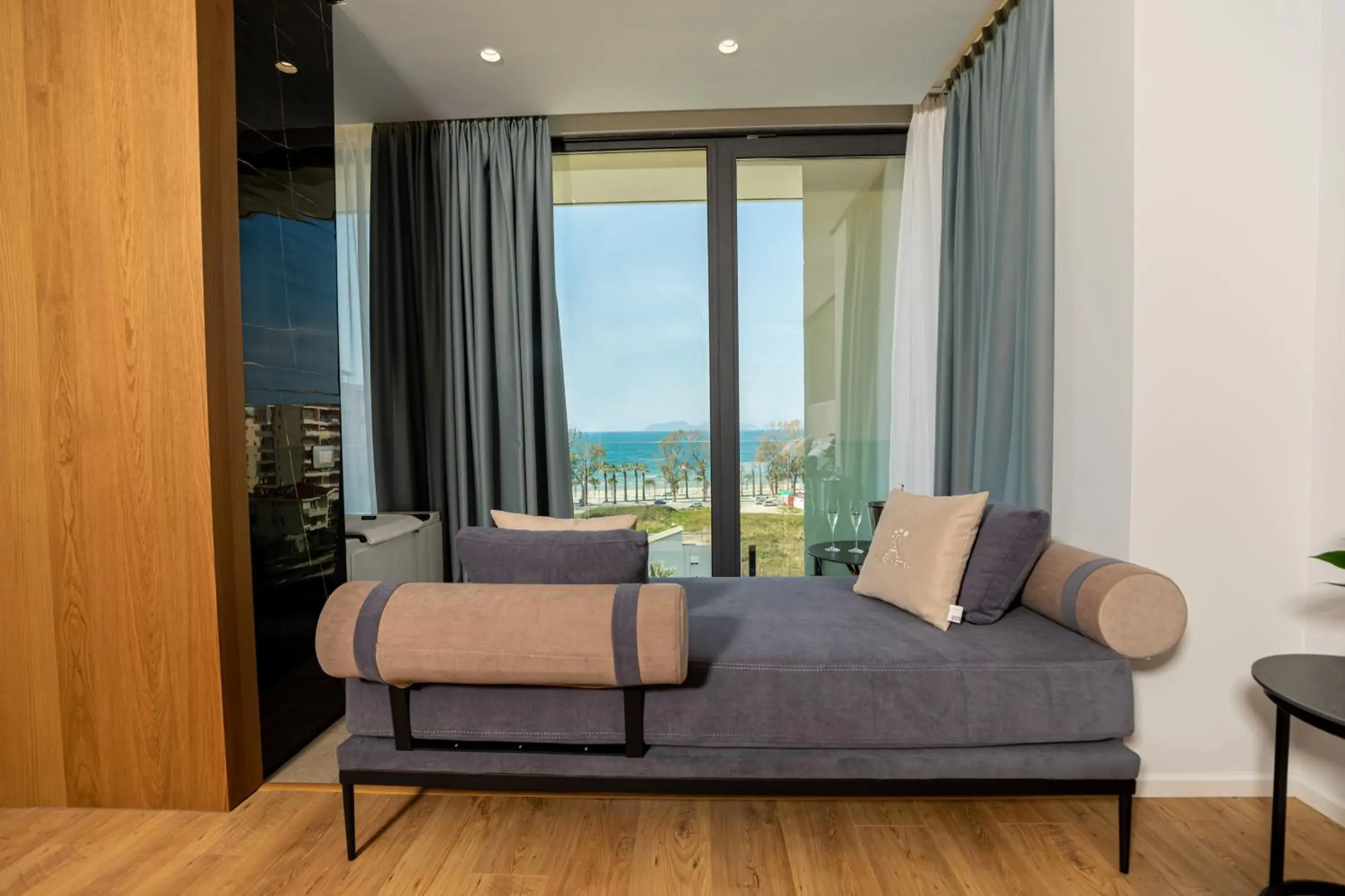 Suite with Hot Tub in Ames Hotel & SPA Suite with Hot Tub in Ames Hotel & SPA