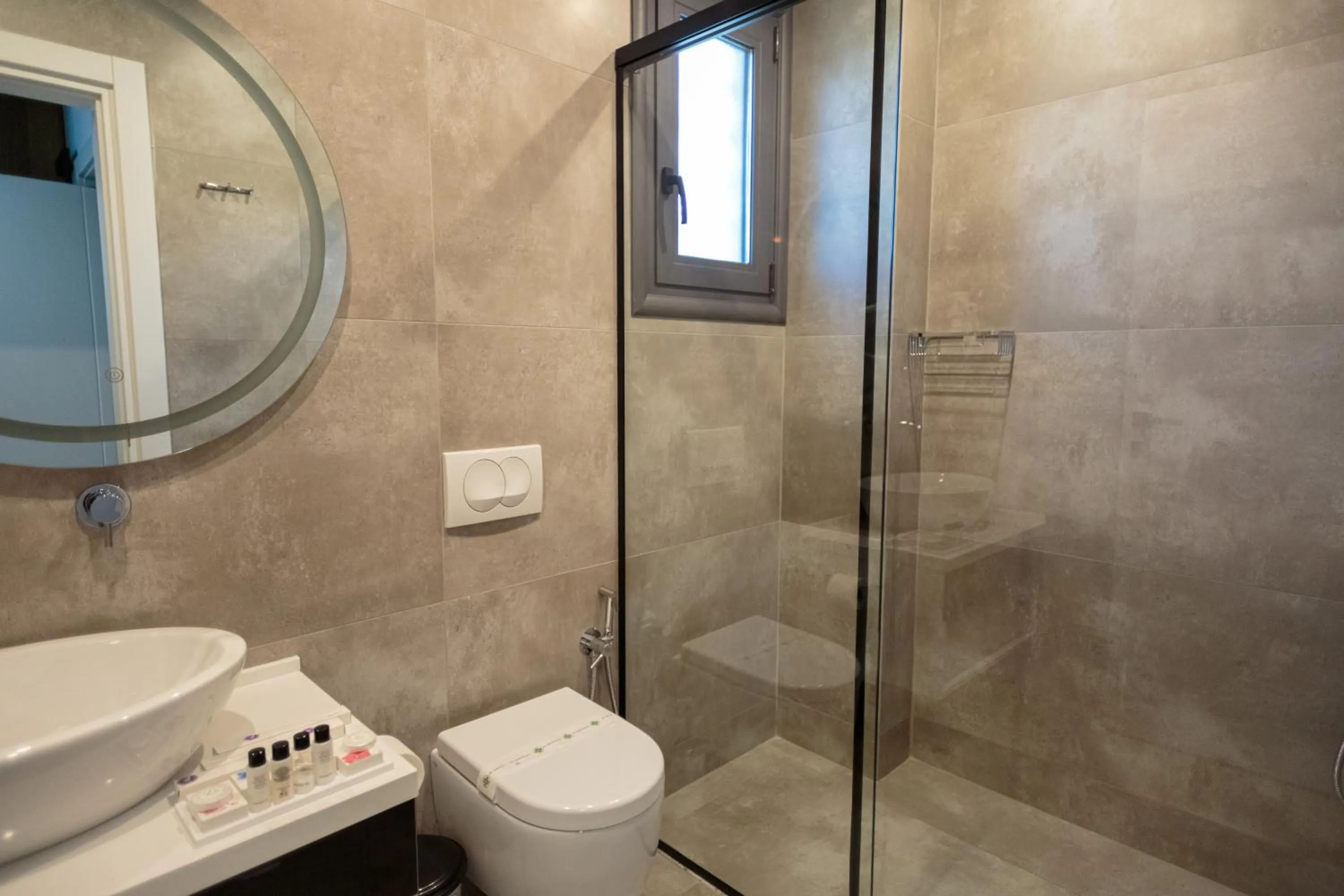 Bathroom in Ames Hotel & SPA